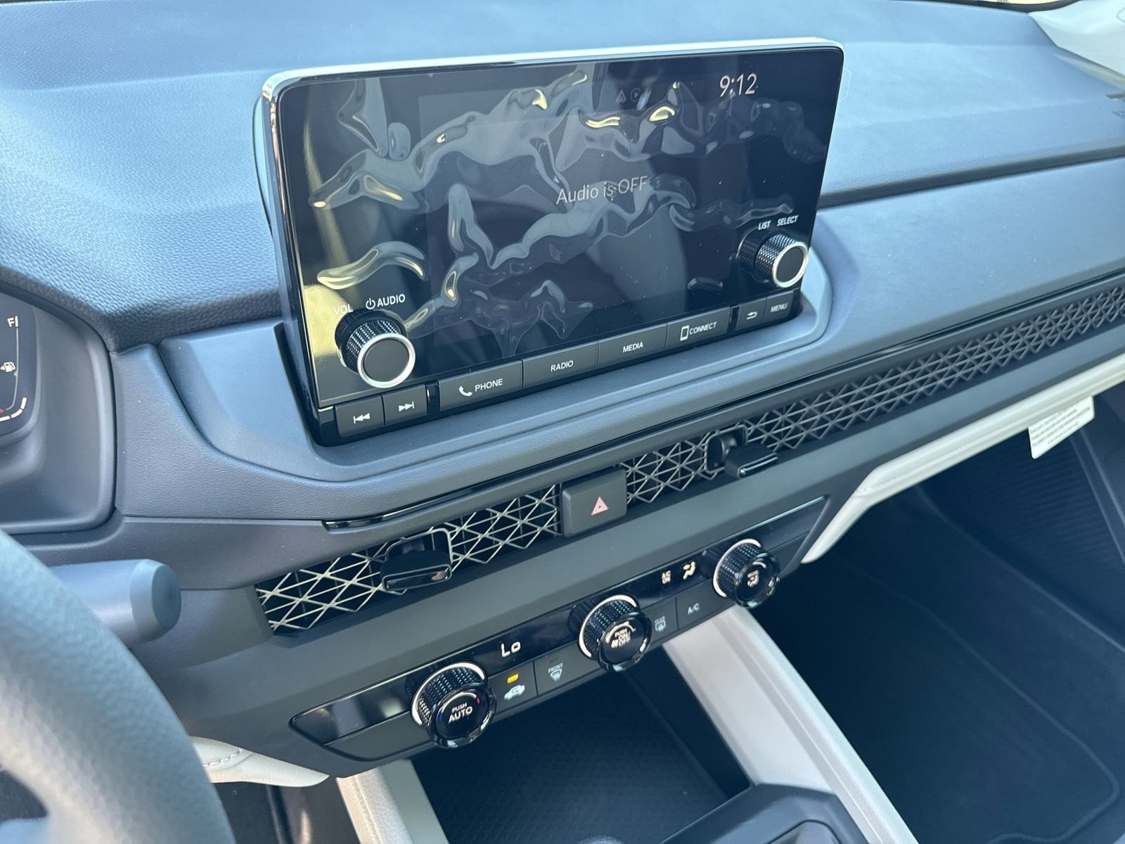 2025 Honda Accord LX - Photo 18