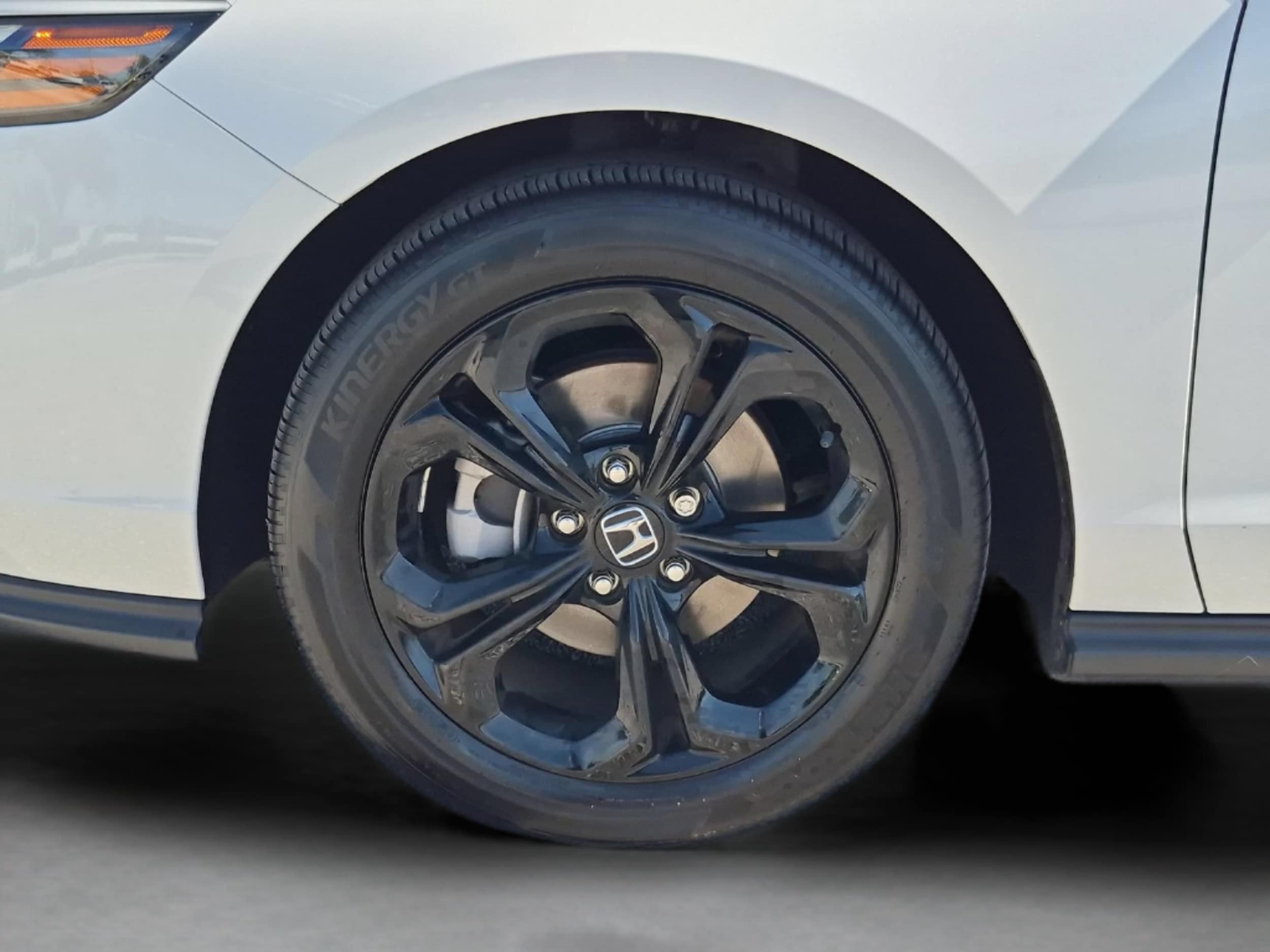 2025 Honda Accord SE - Photo 31