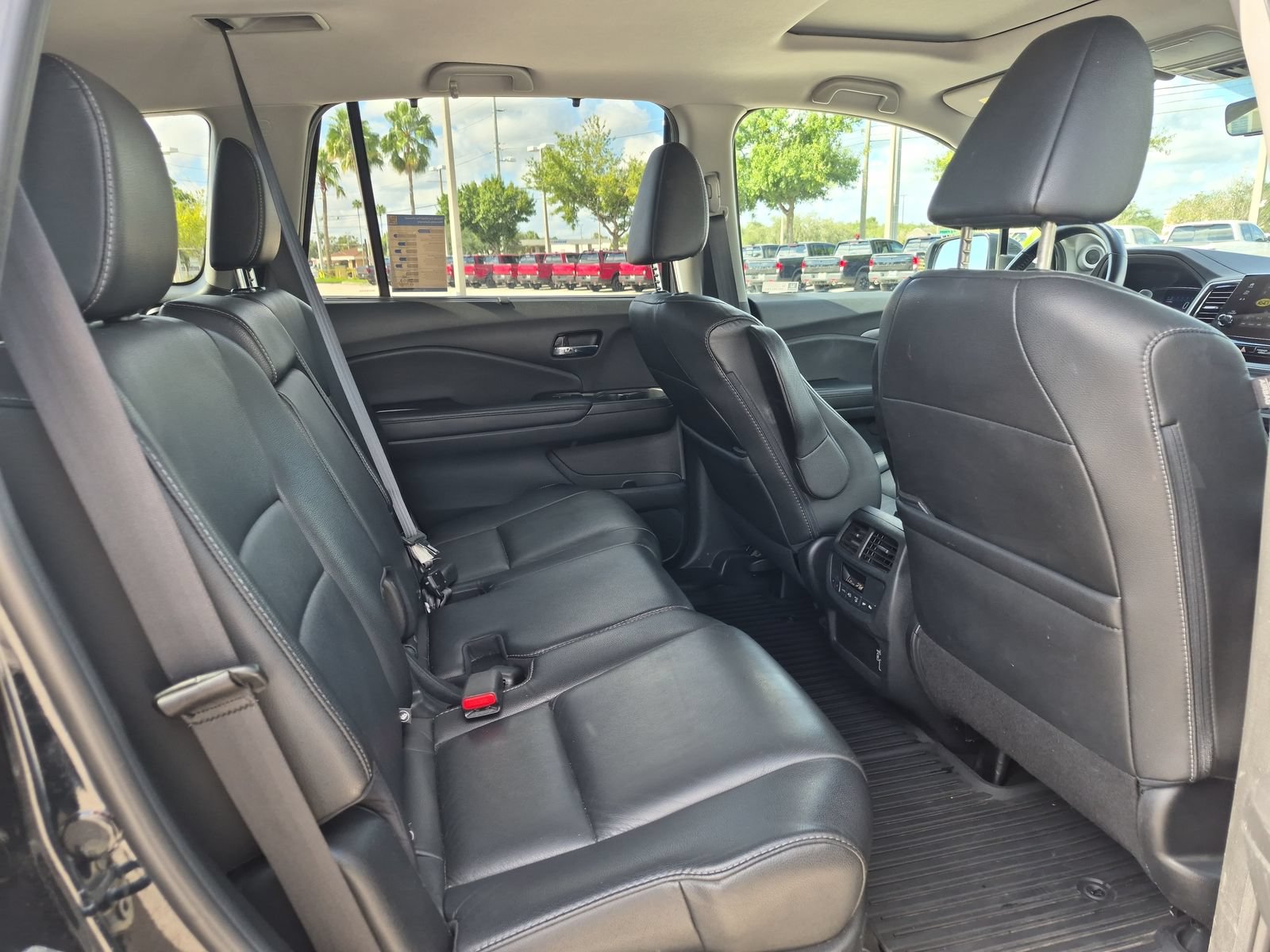 2021 Honda Pilot SE - Photo 19