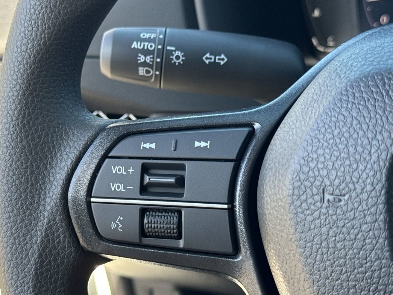 2025 Honda Accord LX - Photo 28