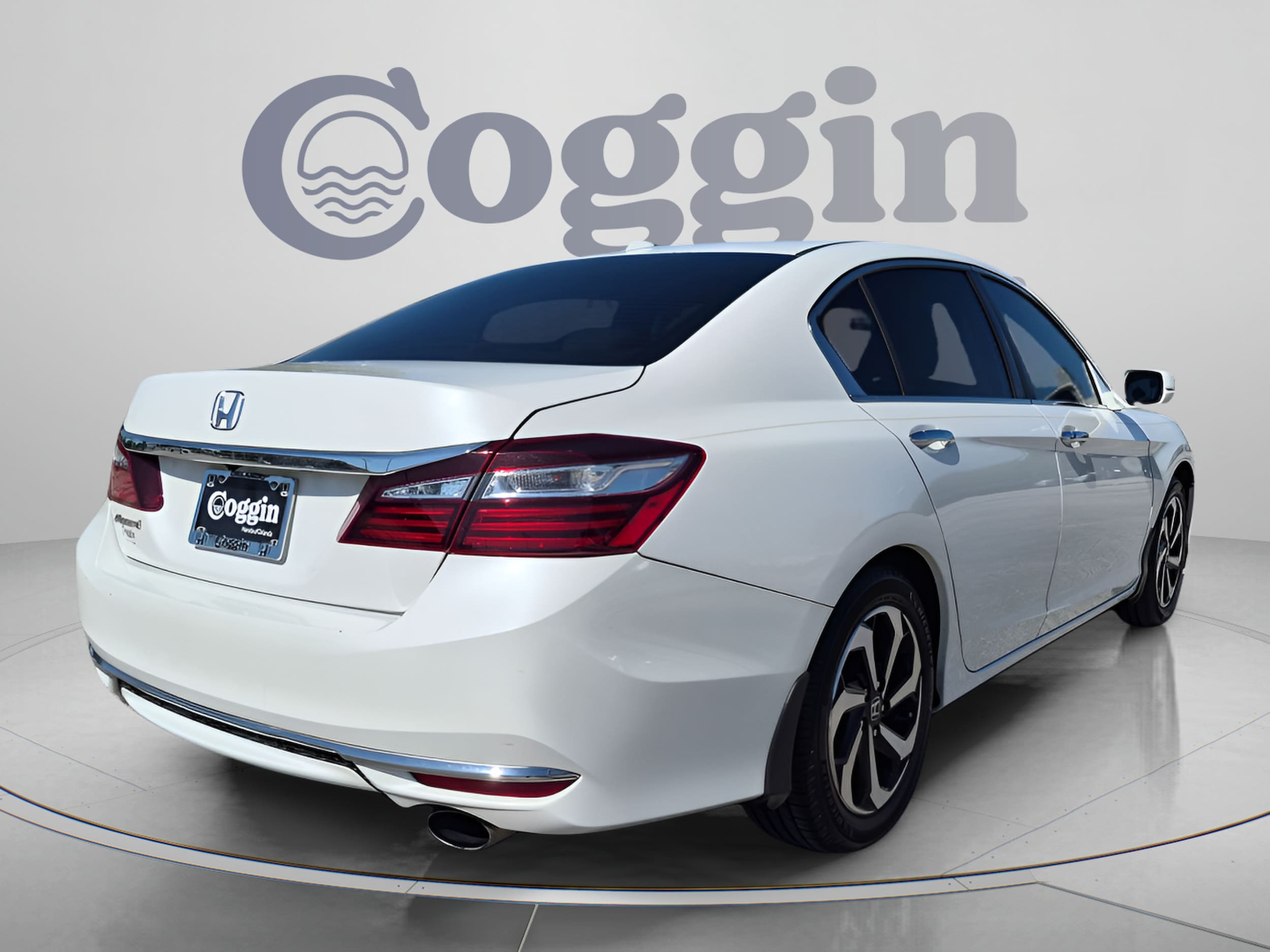 2017 Honda Accord EX-L - Photo 6