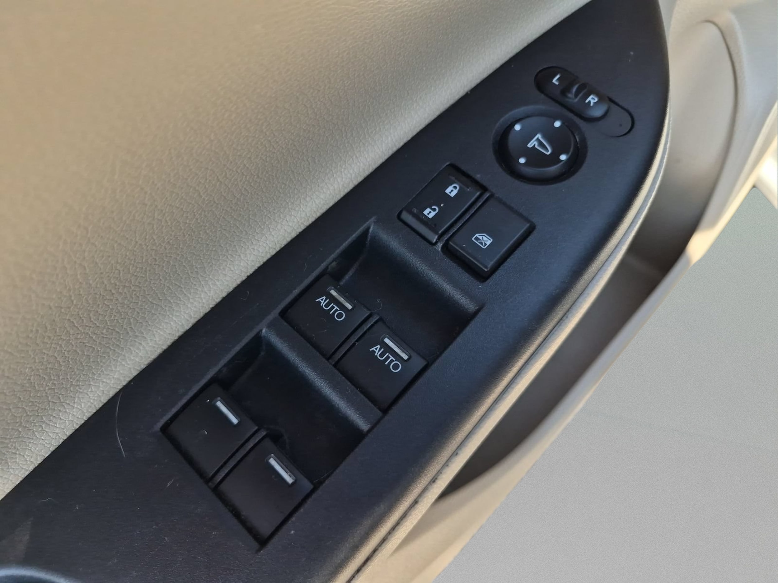 2017 Honda Accord EX-L - Photo 17