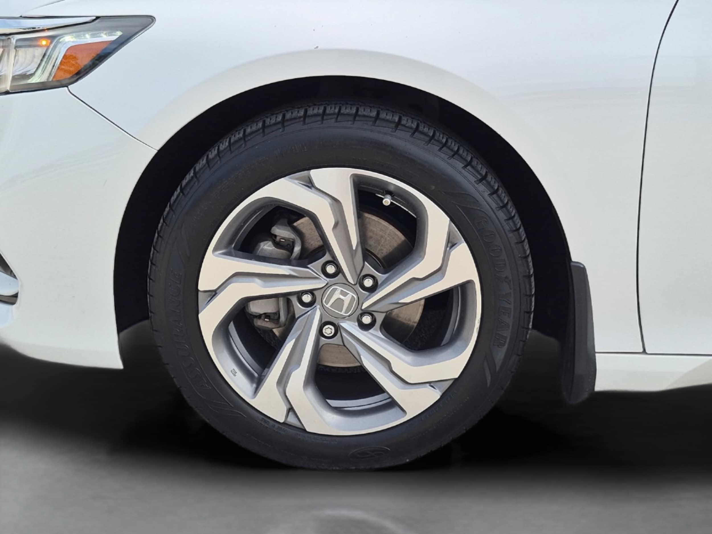2018 Honda Accord EX - Photo 33