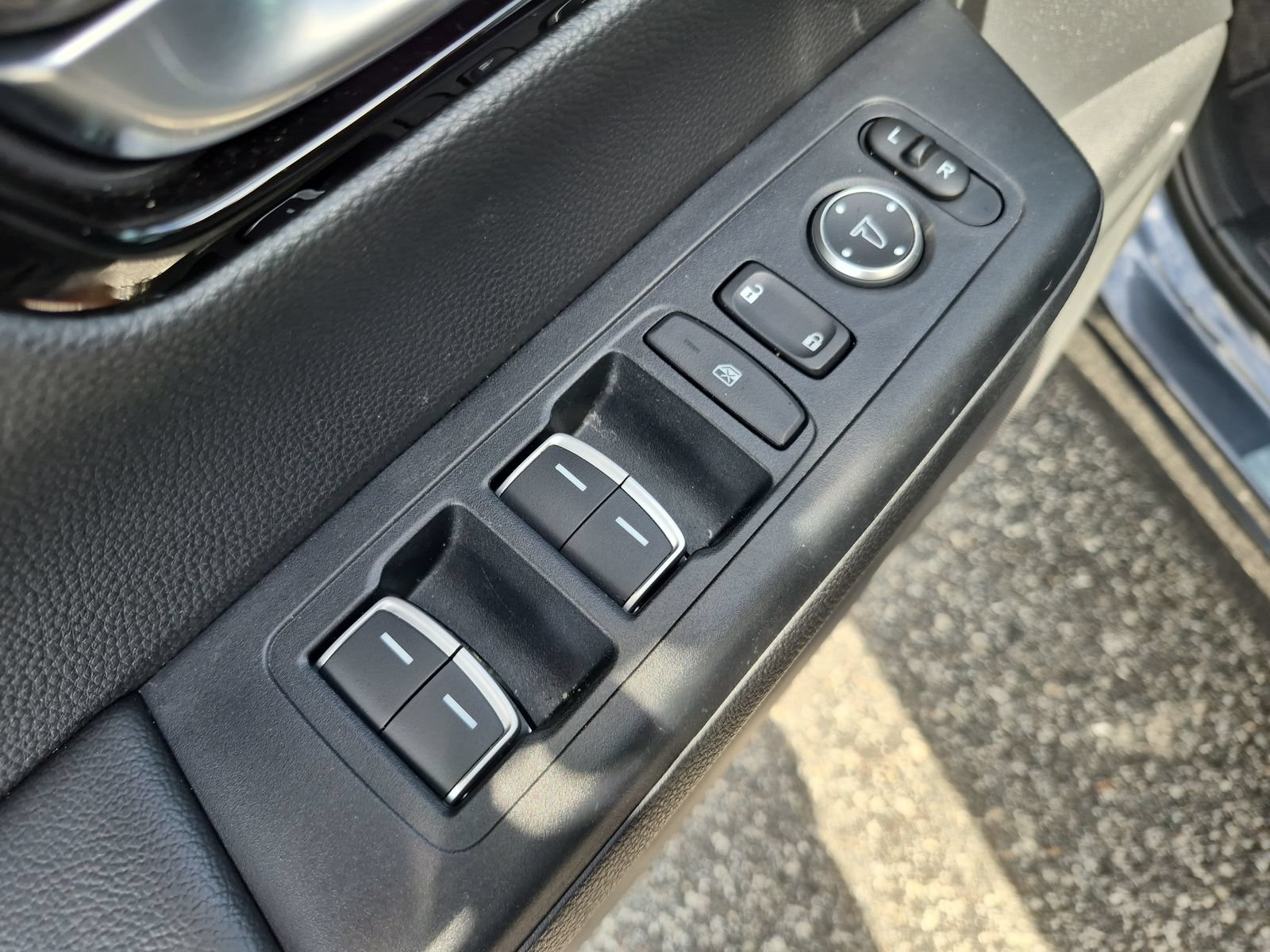 2024 Honda CR-V EX-L - Photo 17