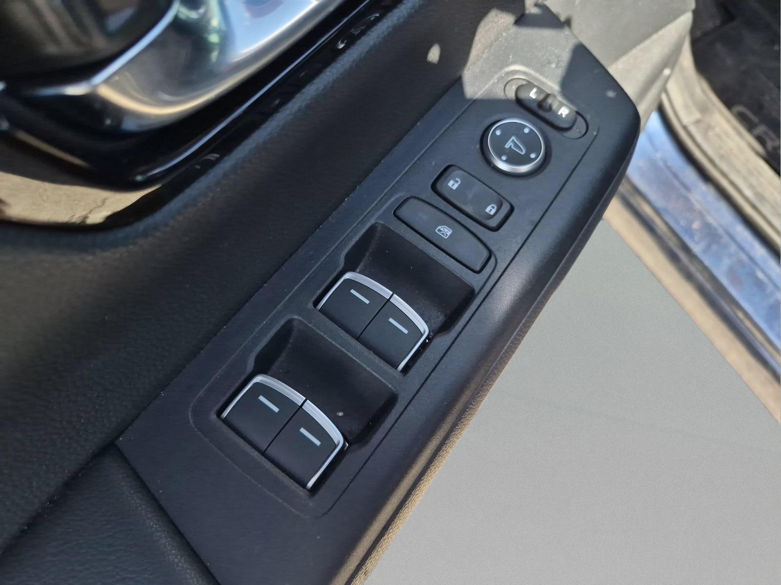2025 Honda CR-V Sport Touring - Photo 17