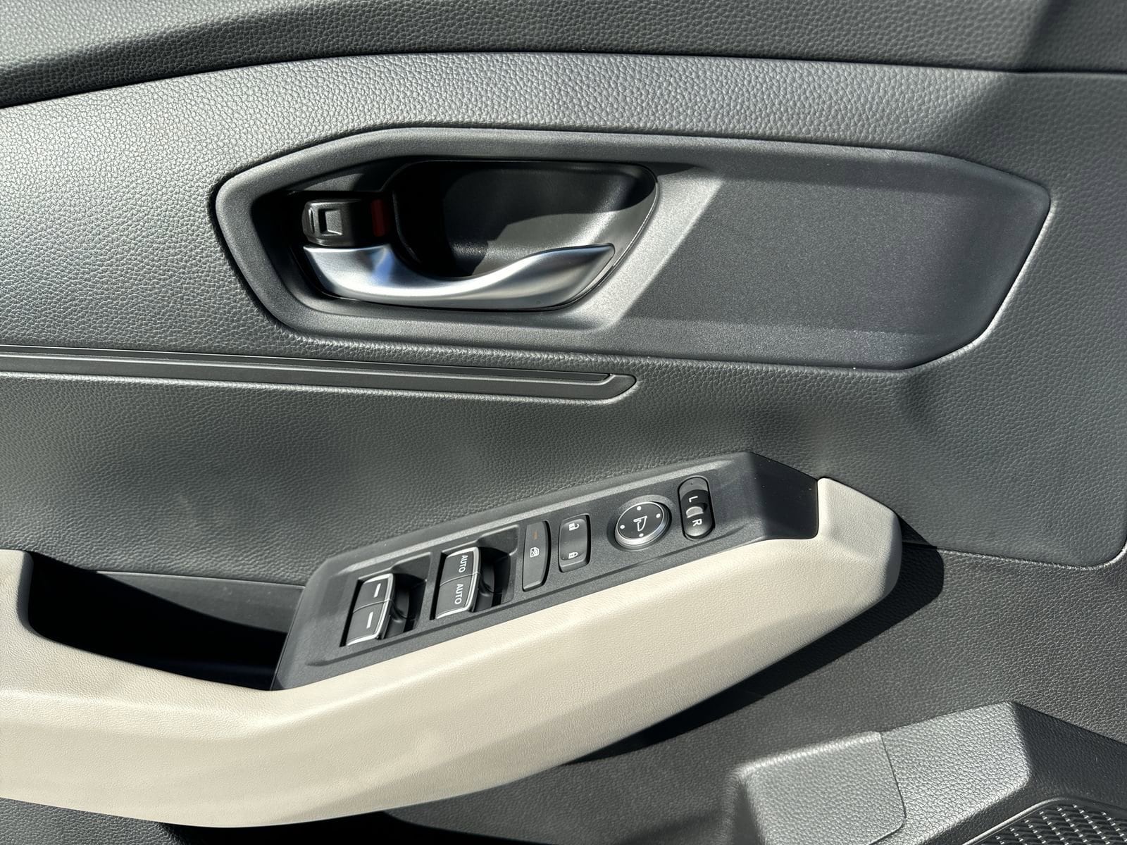 2025 Honda Accord LX - Photo 22