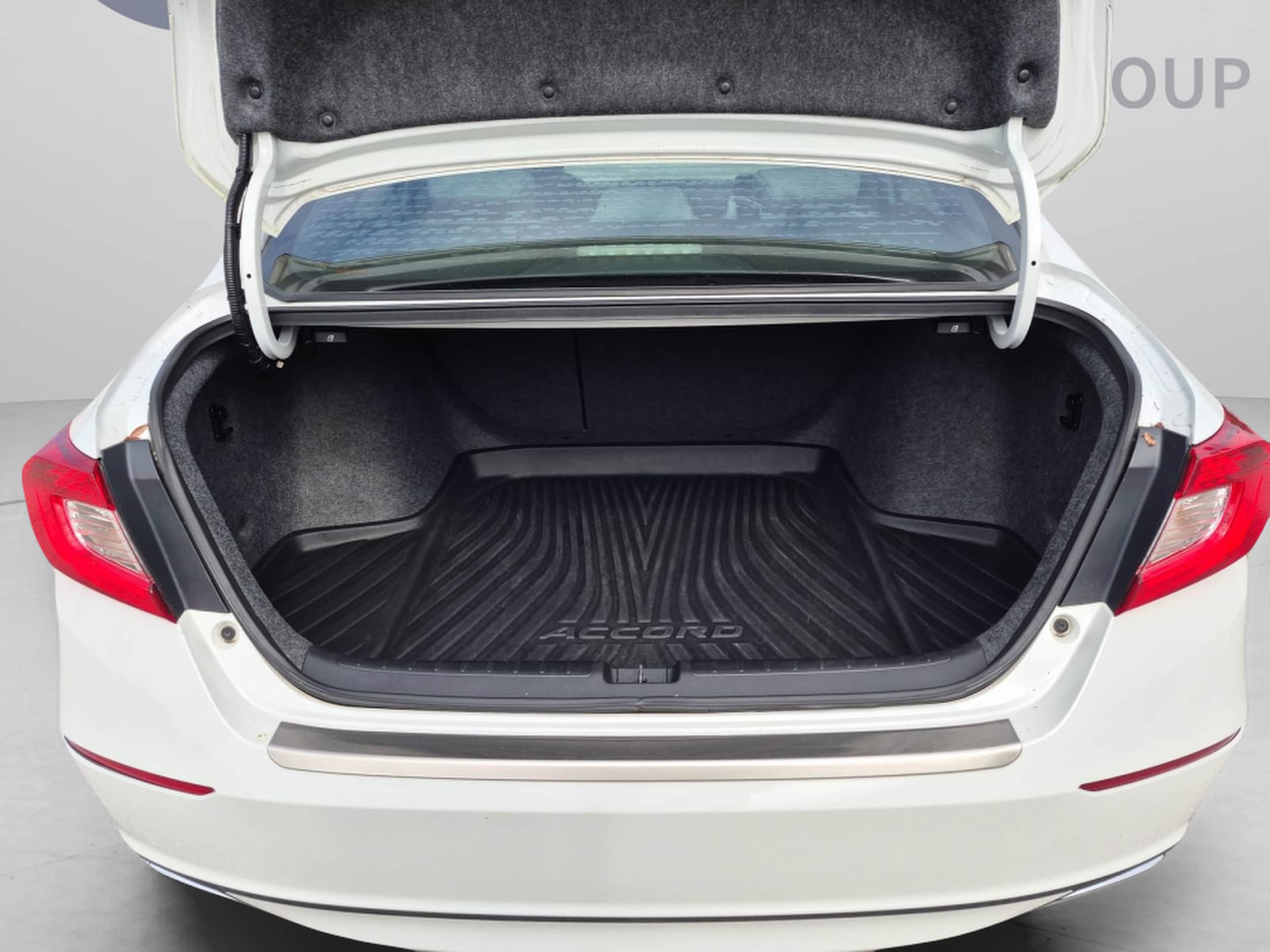2018 Honda Accord EX - Photo 31