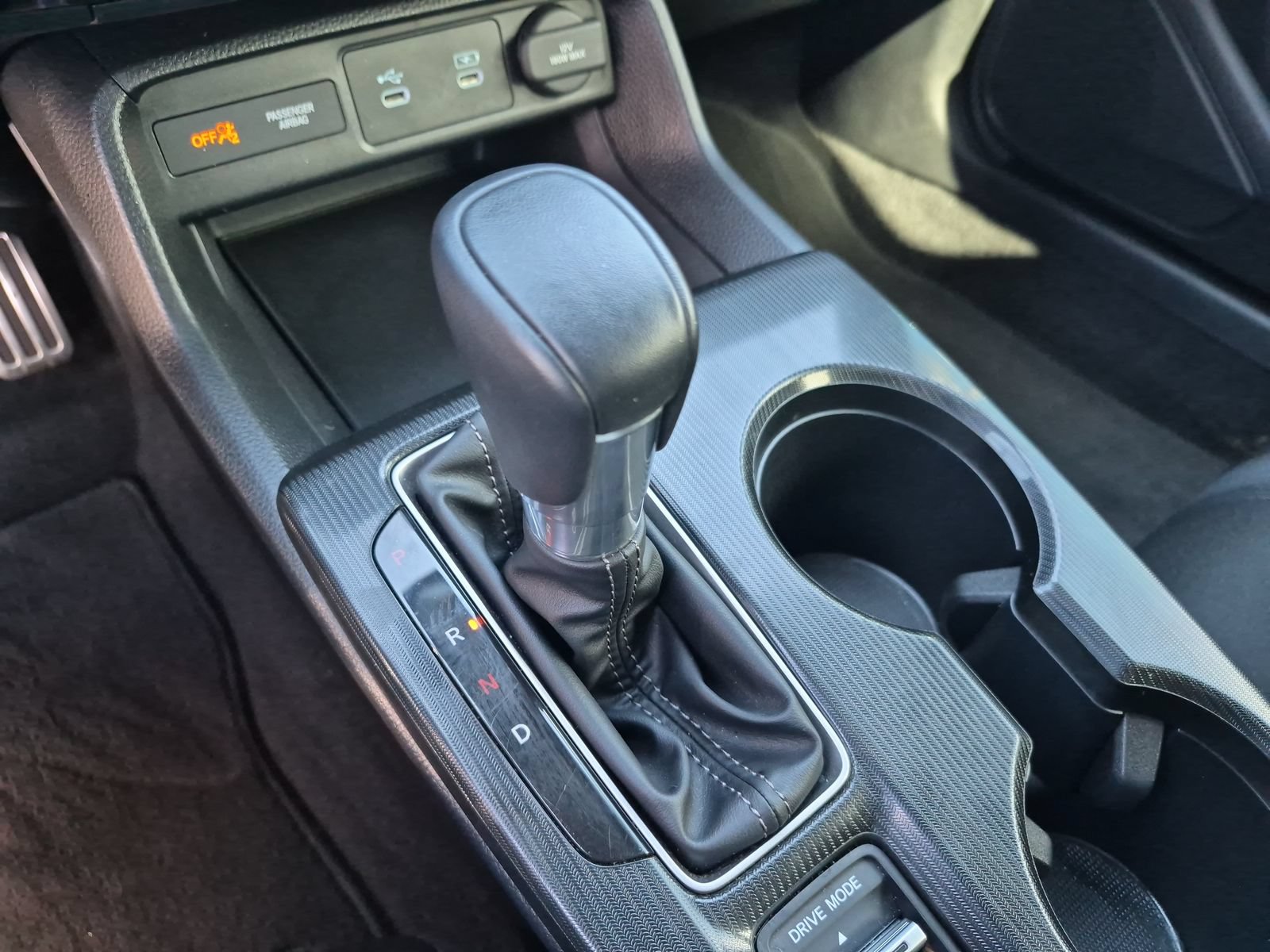 2025 Honda Civic Hatchback Sport - Photo 16