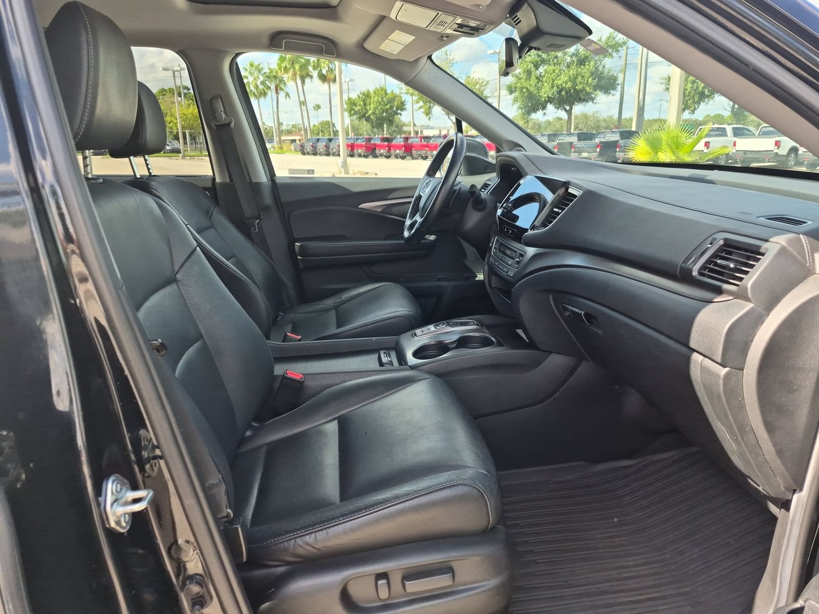 2021 Honda Pilot SE - Photo 21