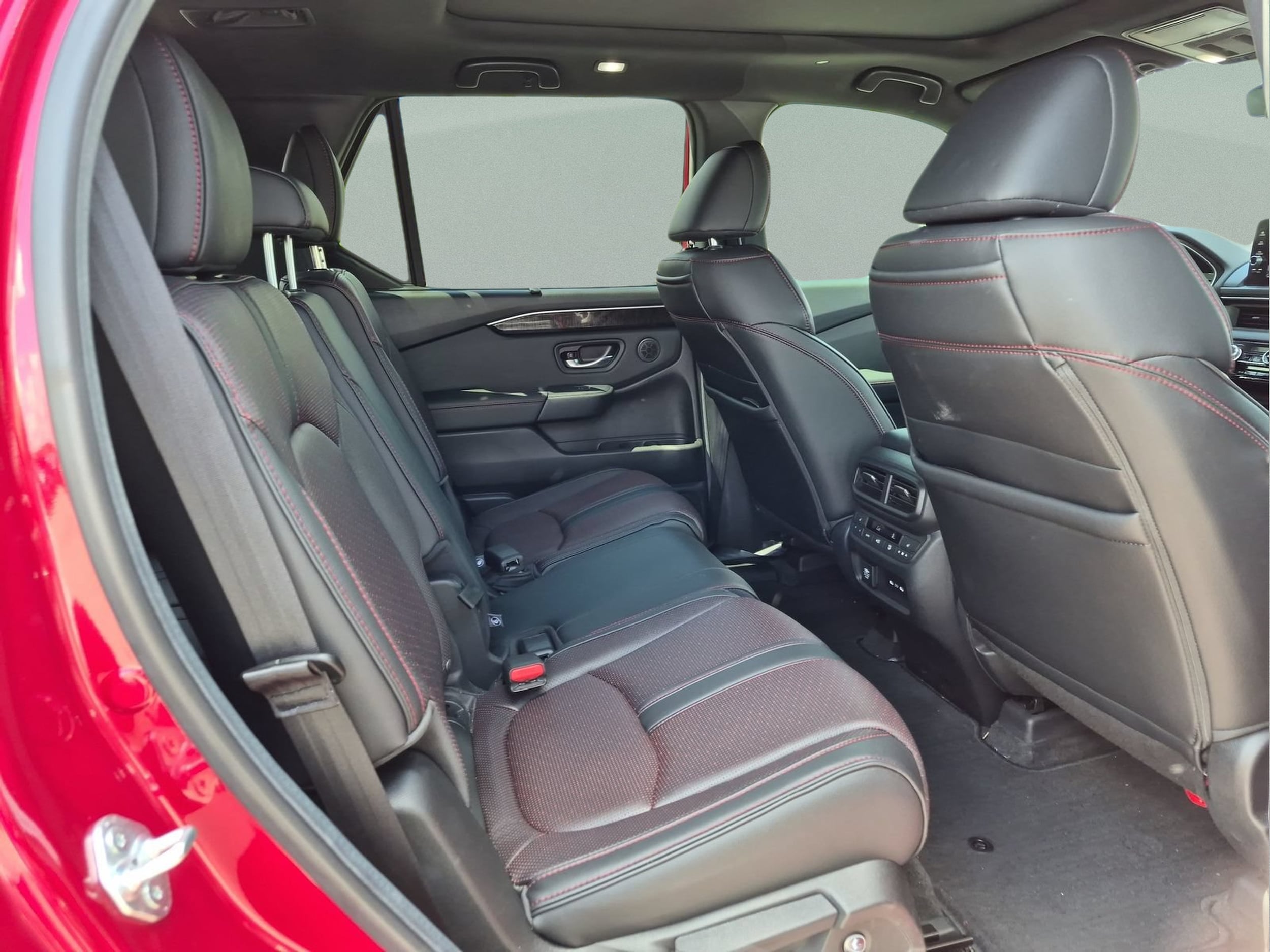 2025 Honda Pilot Black Edition - Photo 19