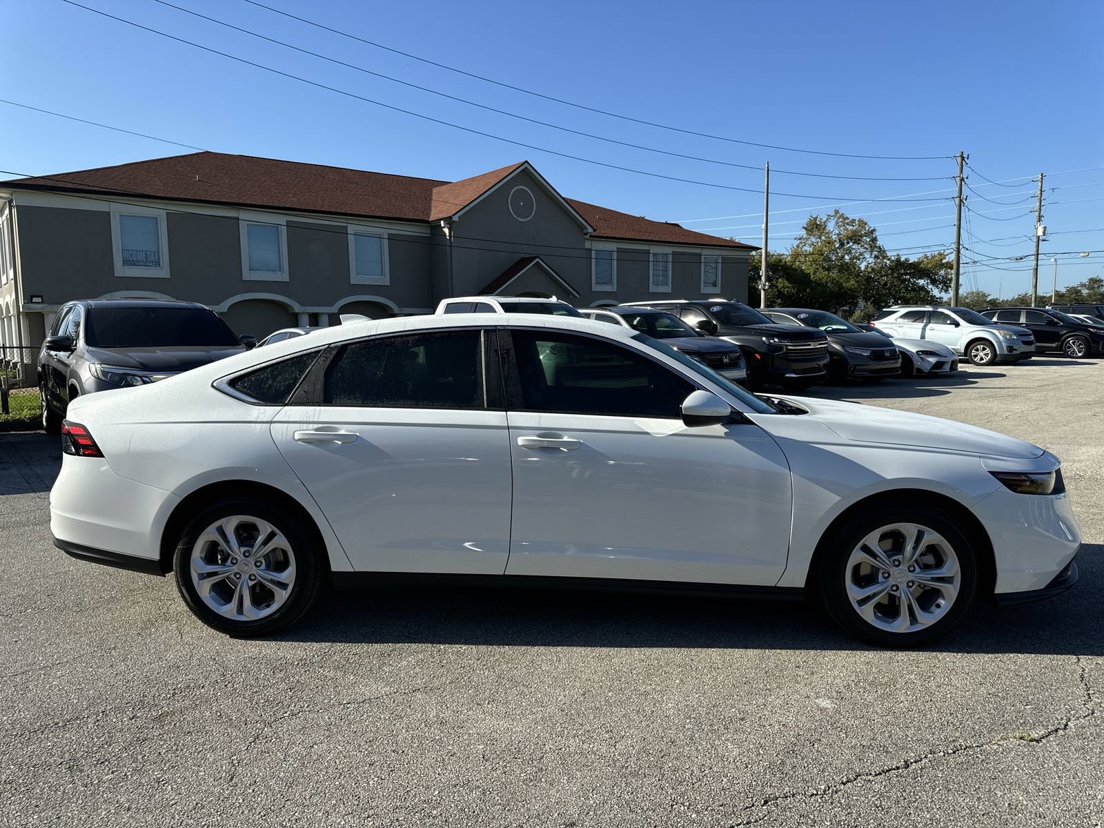 2025 Honda Accord LX - Photo 8