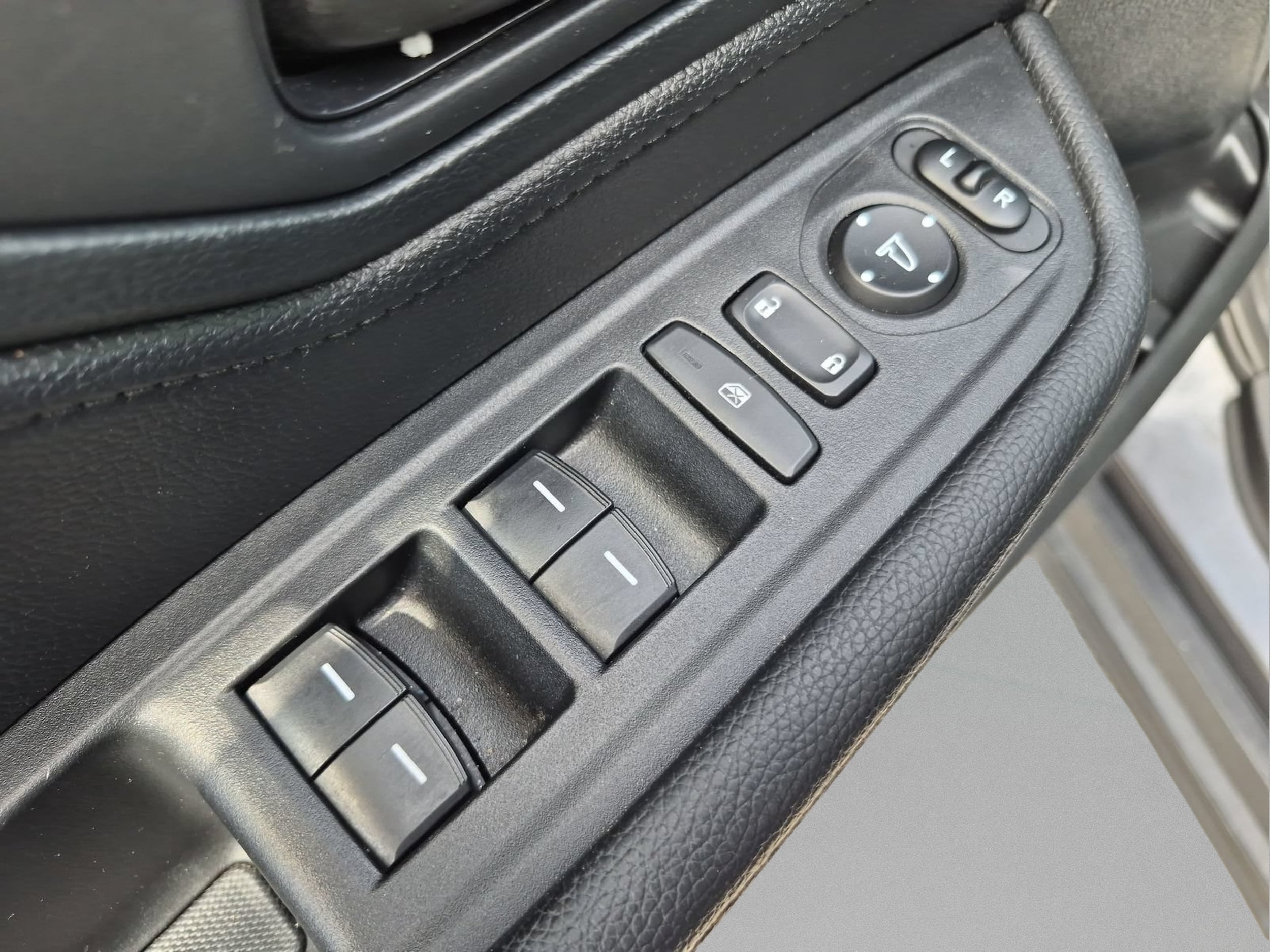 2023 Honda Odyssey EX-L - Photo 17