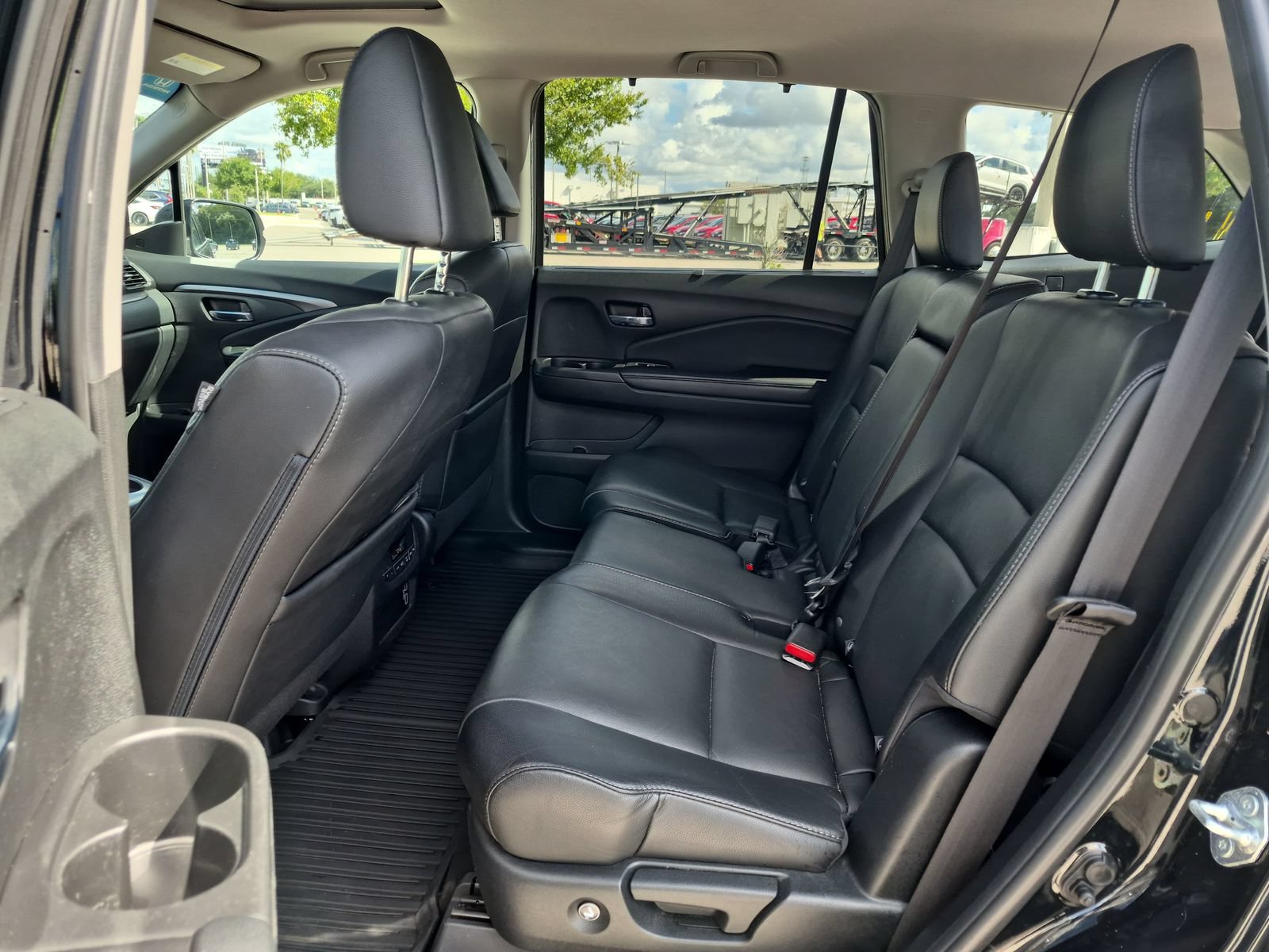 2021 Honda Pilot SE - Photo 18