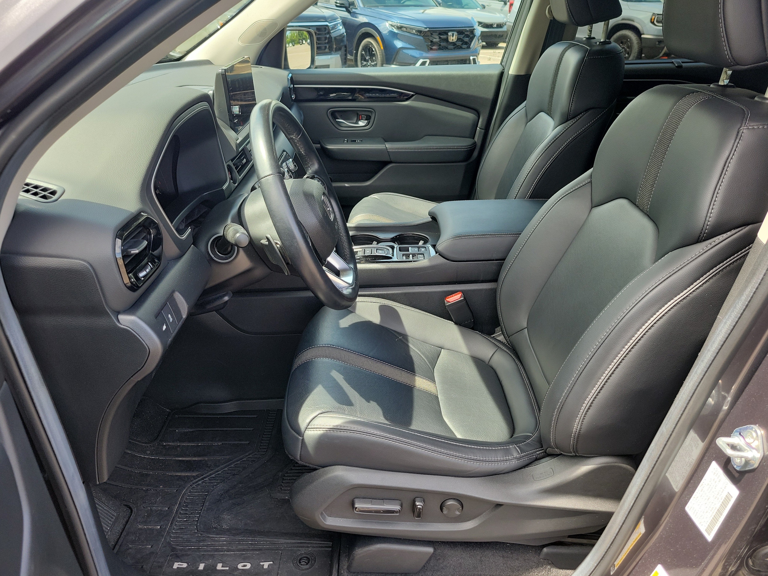 2025 Honda Pilot EX-L - Photo 24