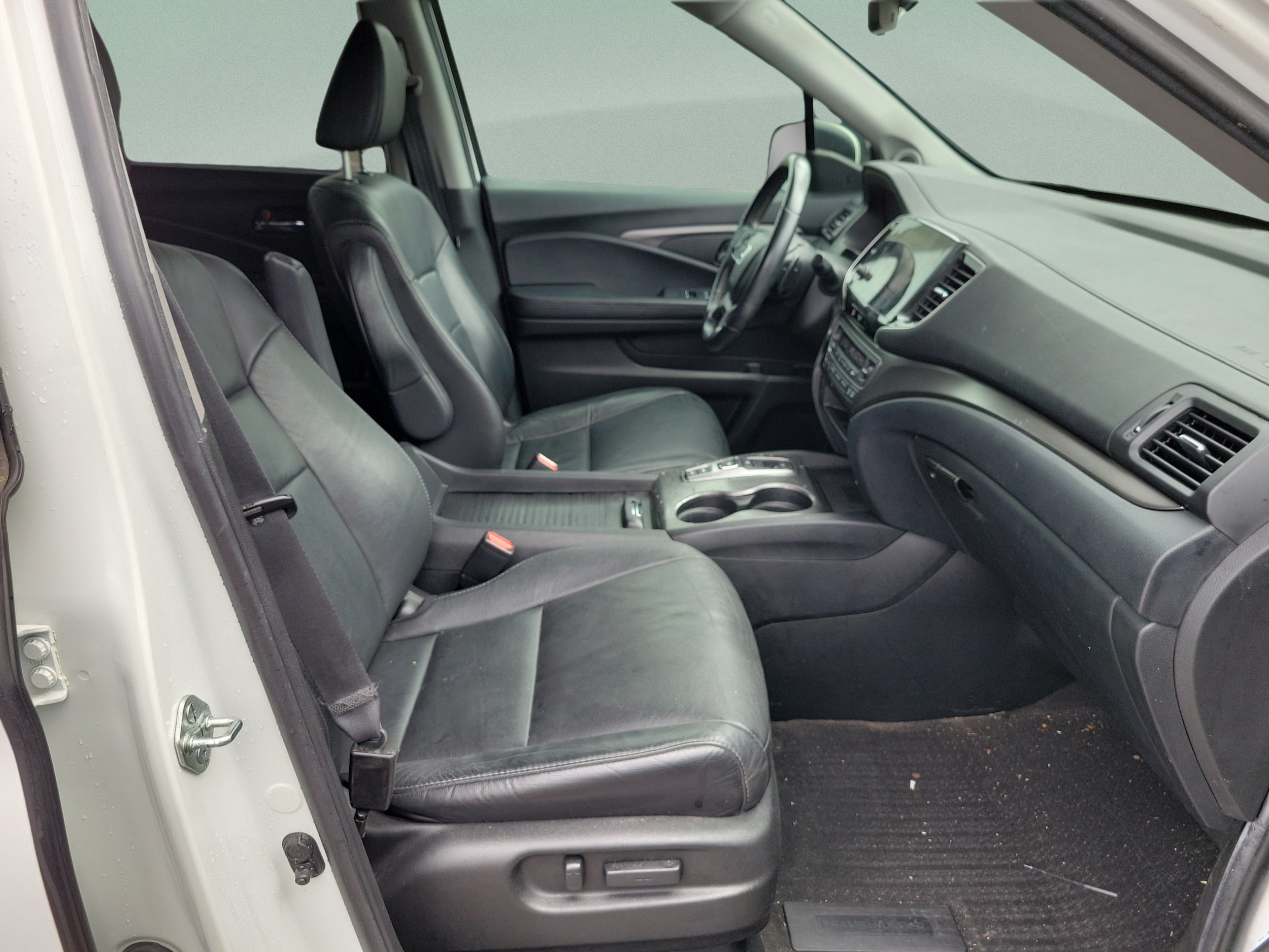 2021 Honda Pilot SE - Photo 19