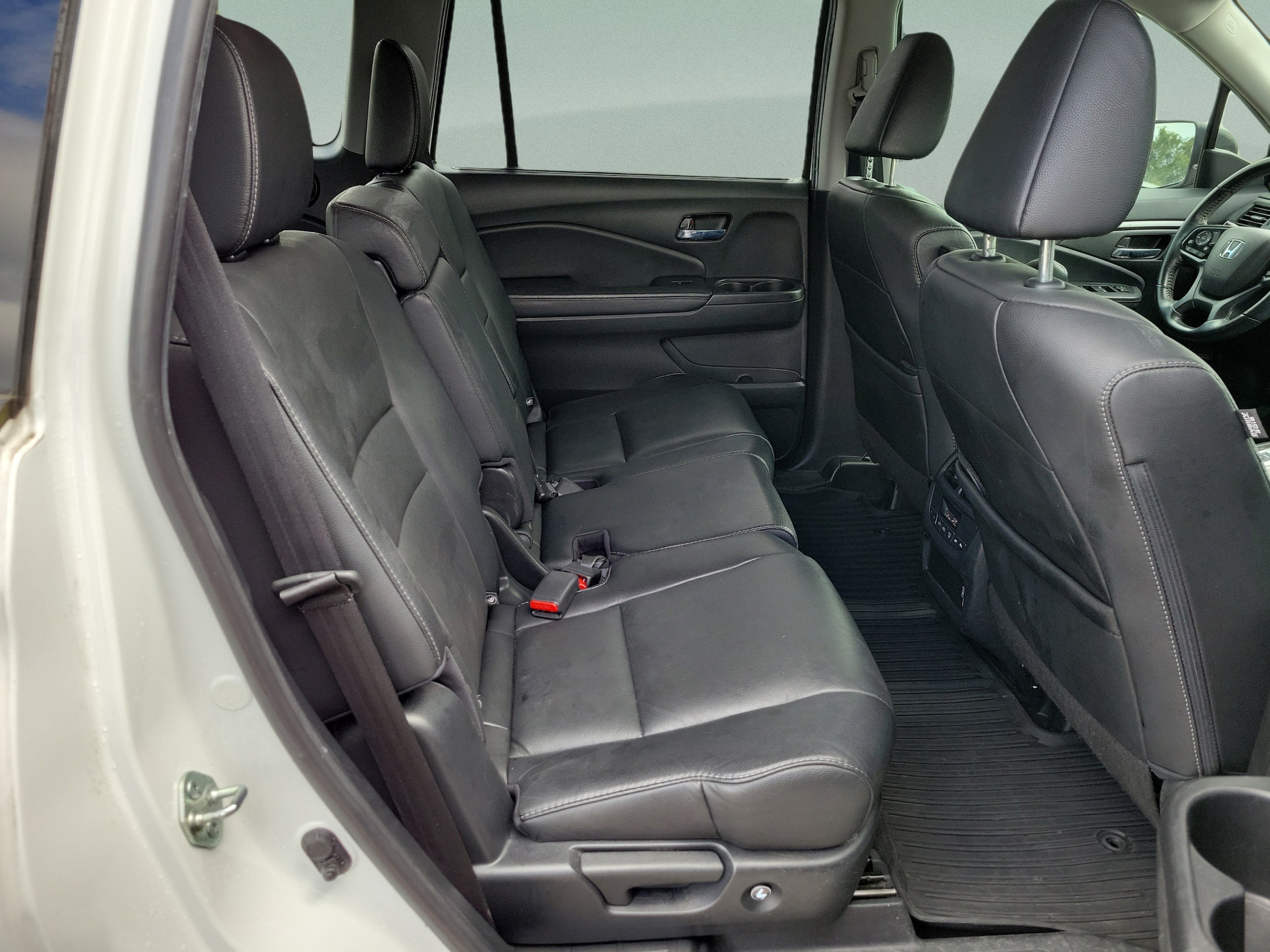 2021 Honda Pilot SE - Photo 11