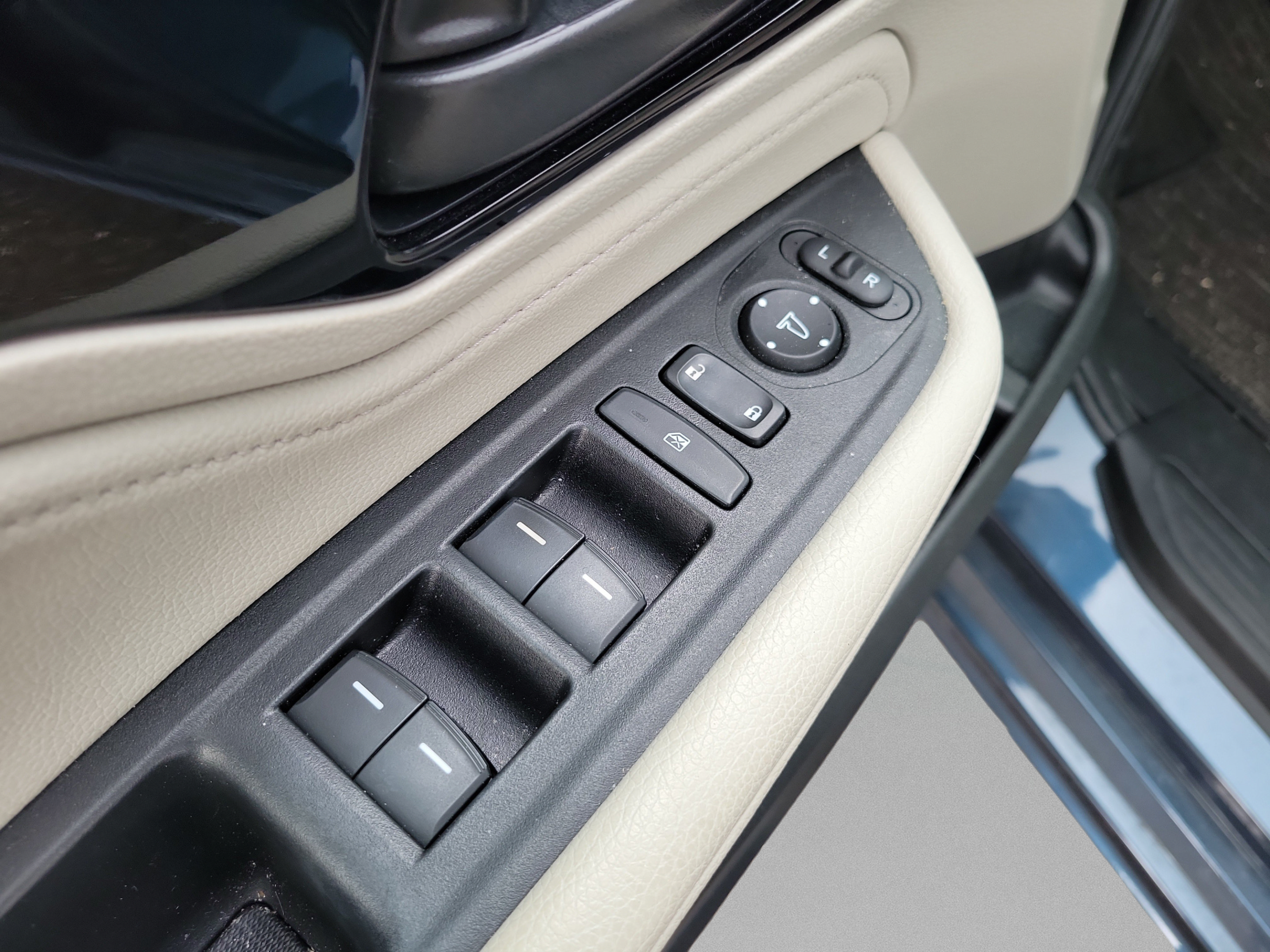 2025 Honda Odyssey Touring - Photo 25