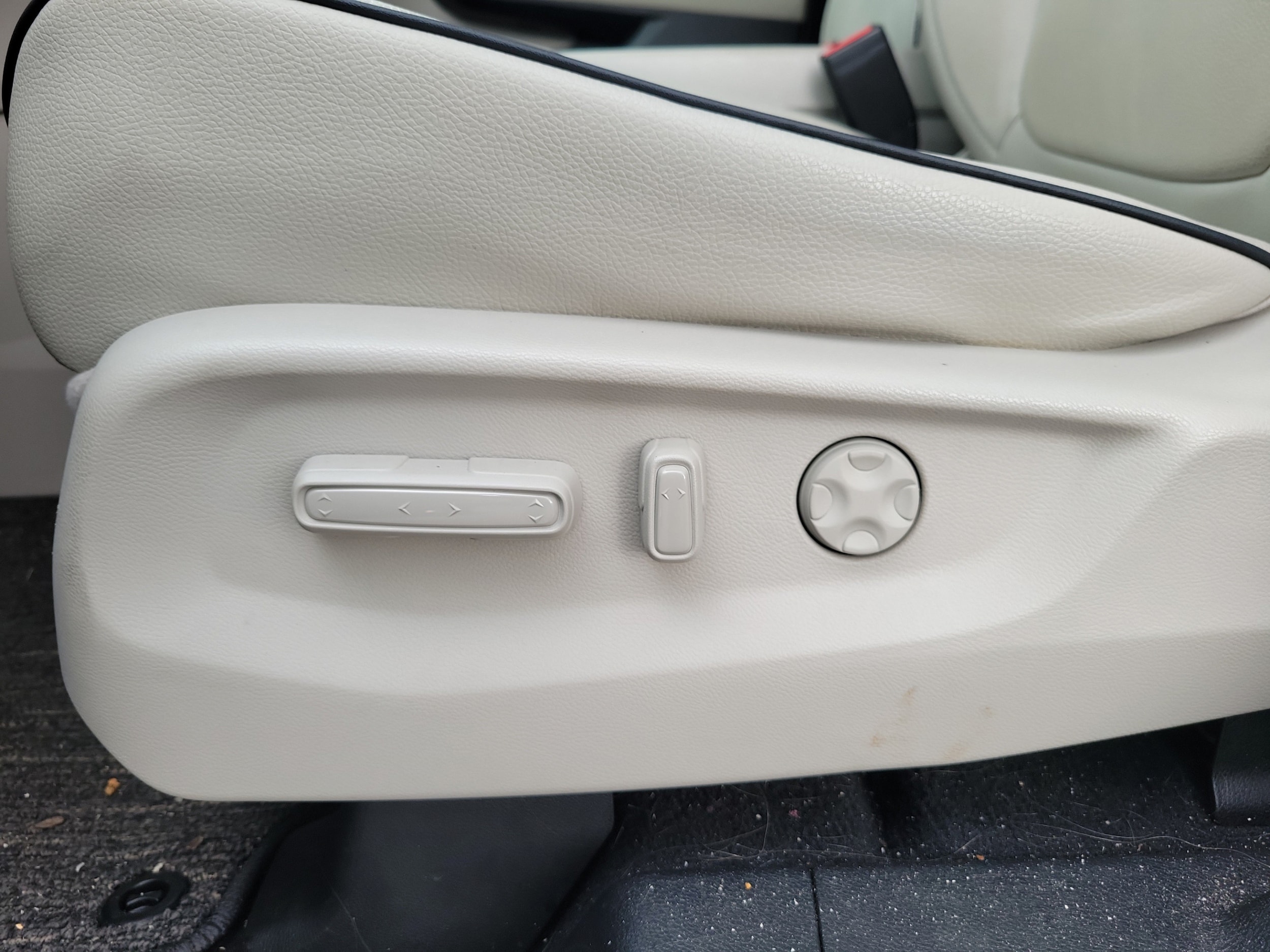 2025 Honda Odyssey Touring - Photo 28