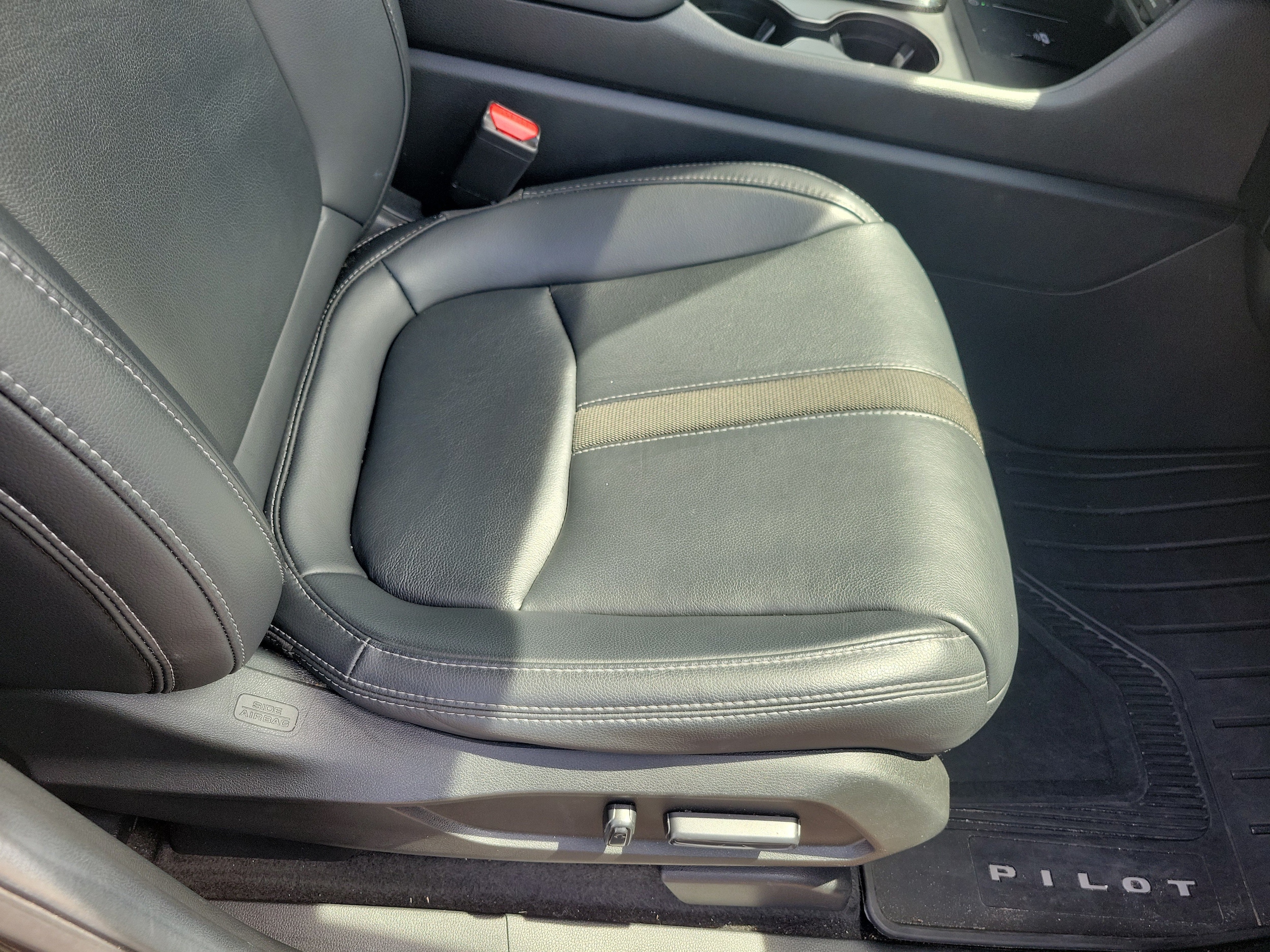 2025 Honda Pilot EX-L - Photo 18