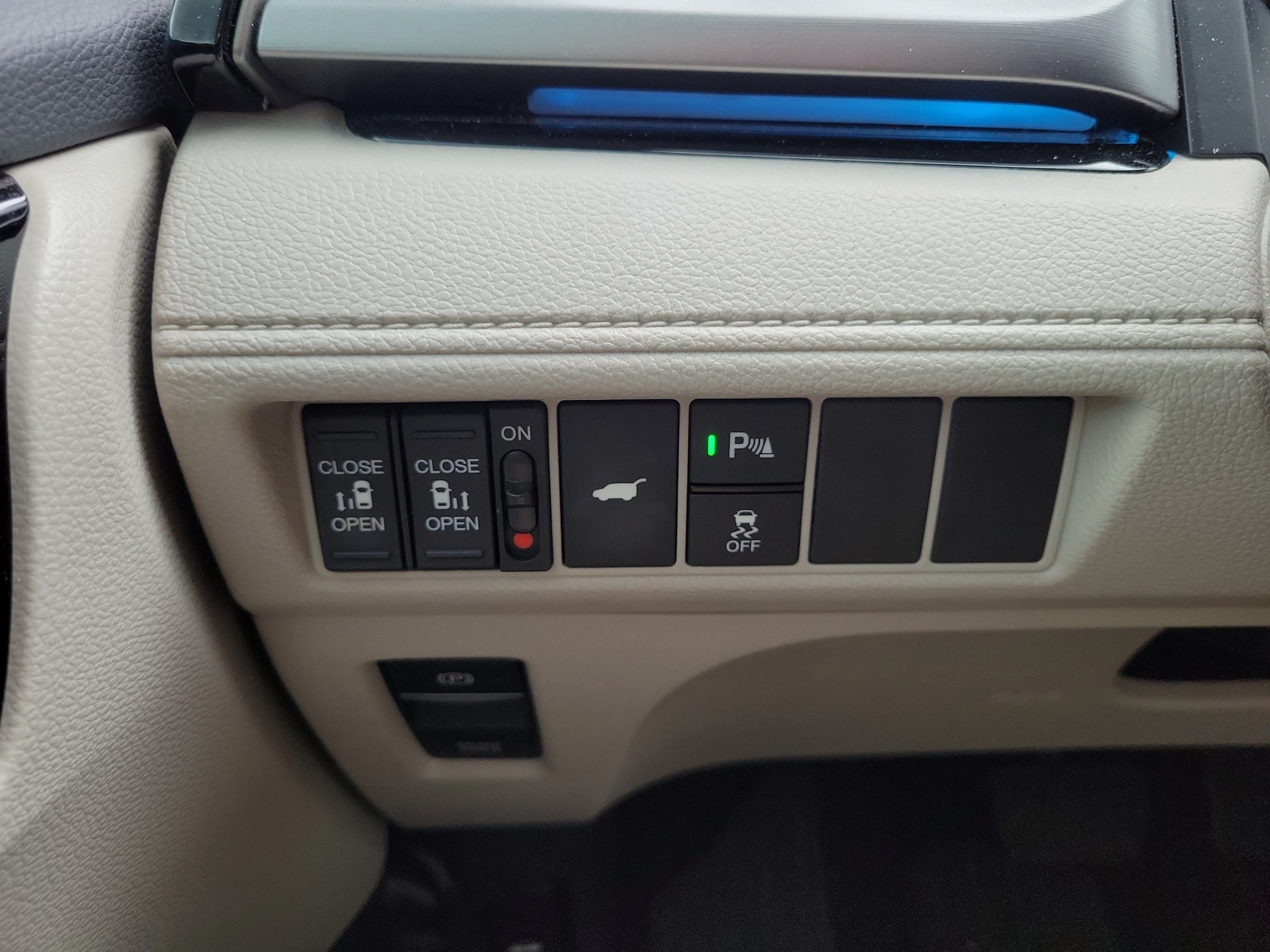 2025 Honda Odyssey Touring - Photo 29