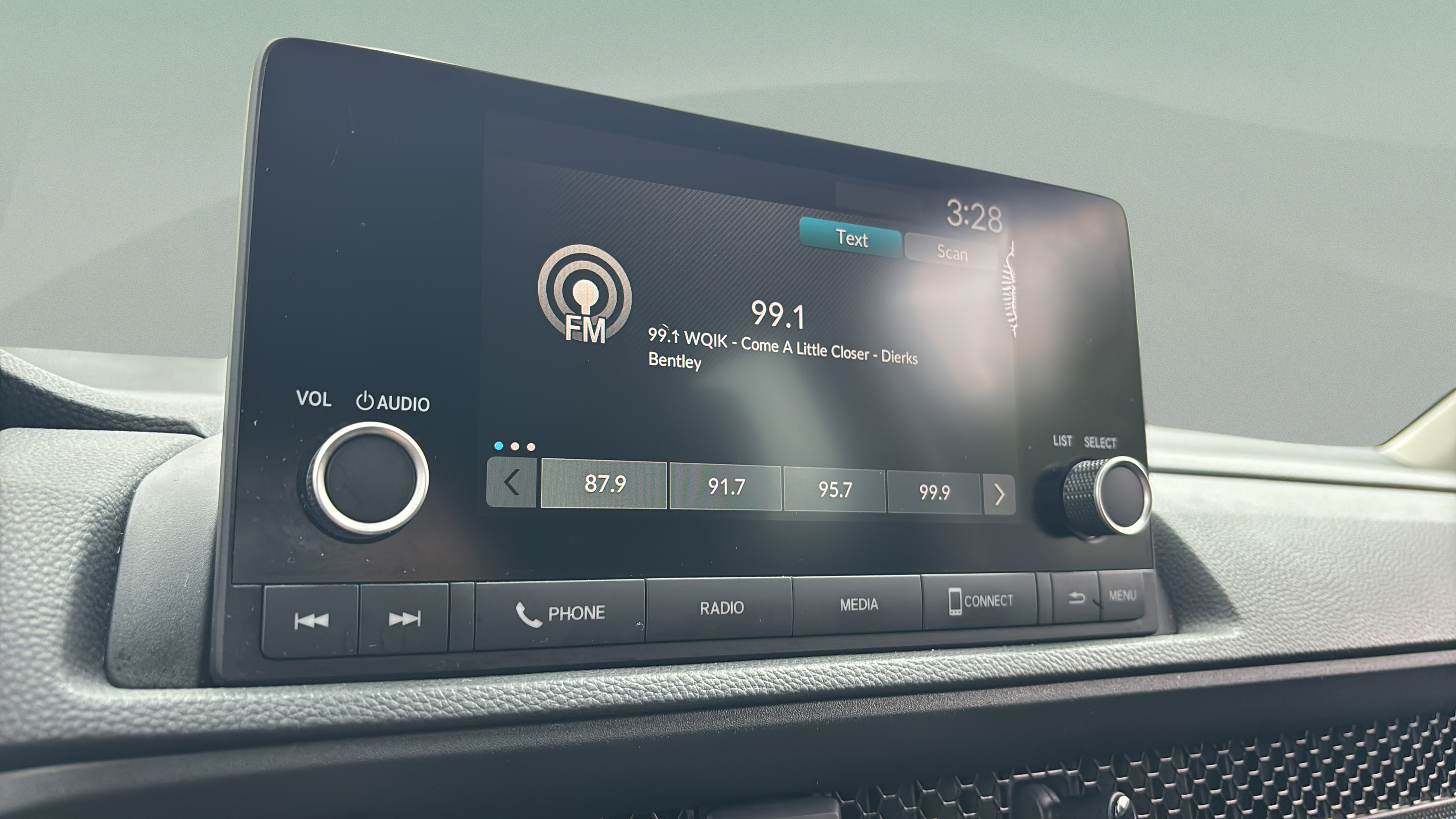 2025 Honda CR-V LX - Photo 23