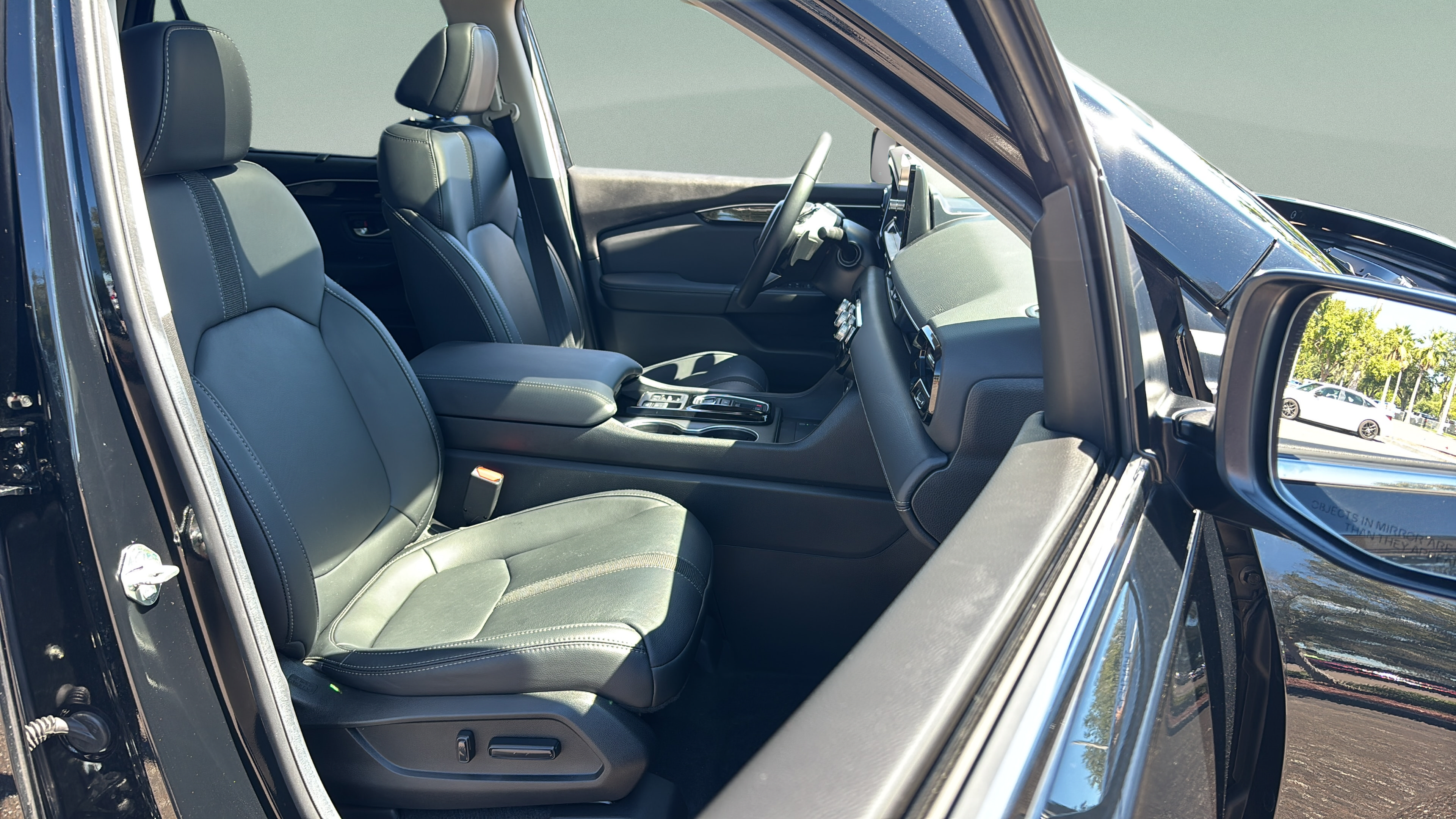 2025 Honda Pilot Touring - Photo 19