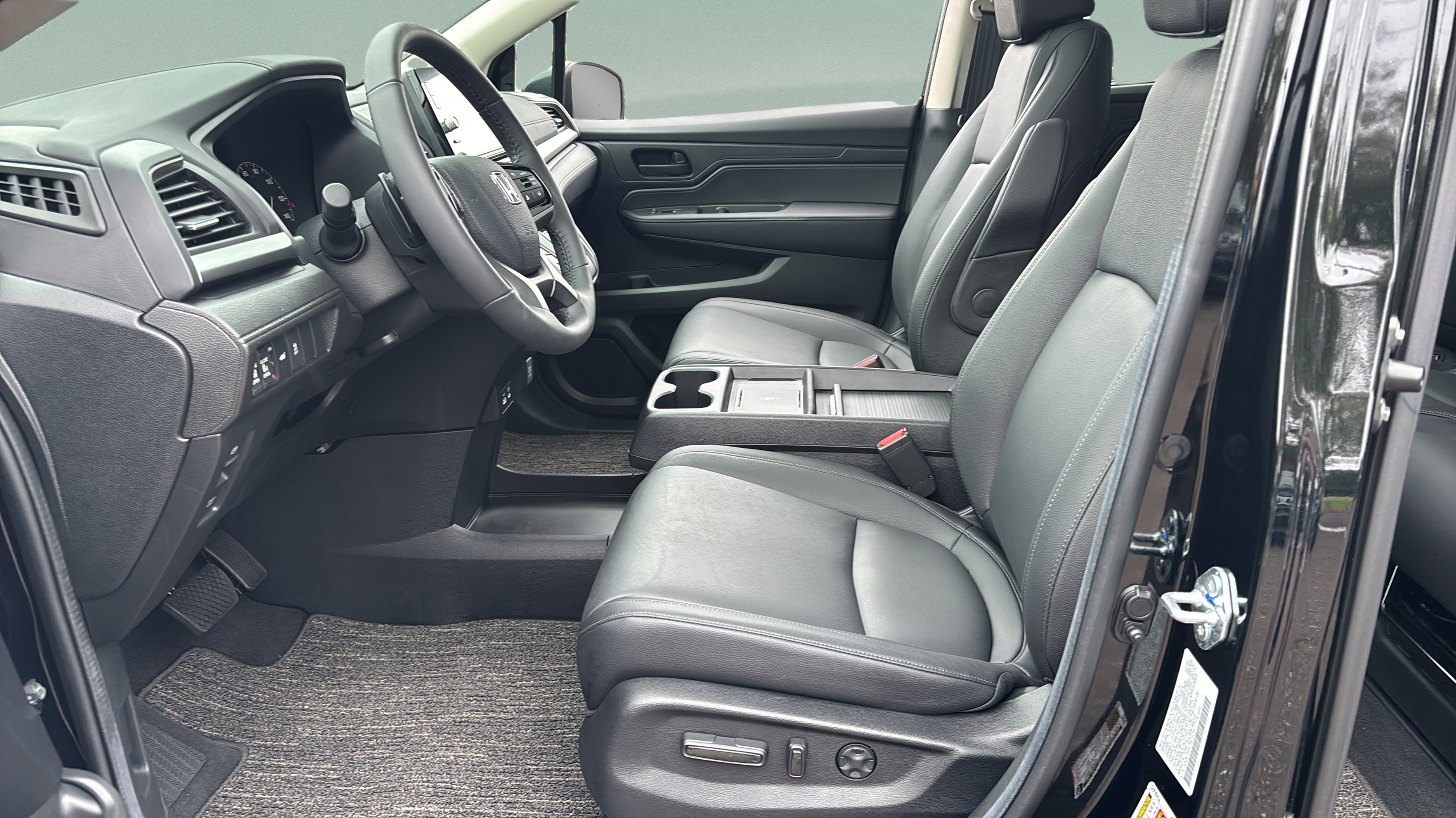 2026 Honda Odyssey EX-L - Photo 11