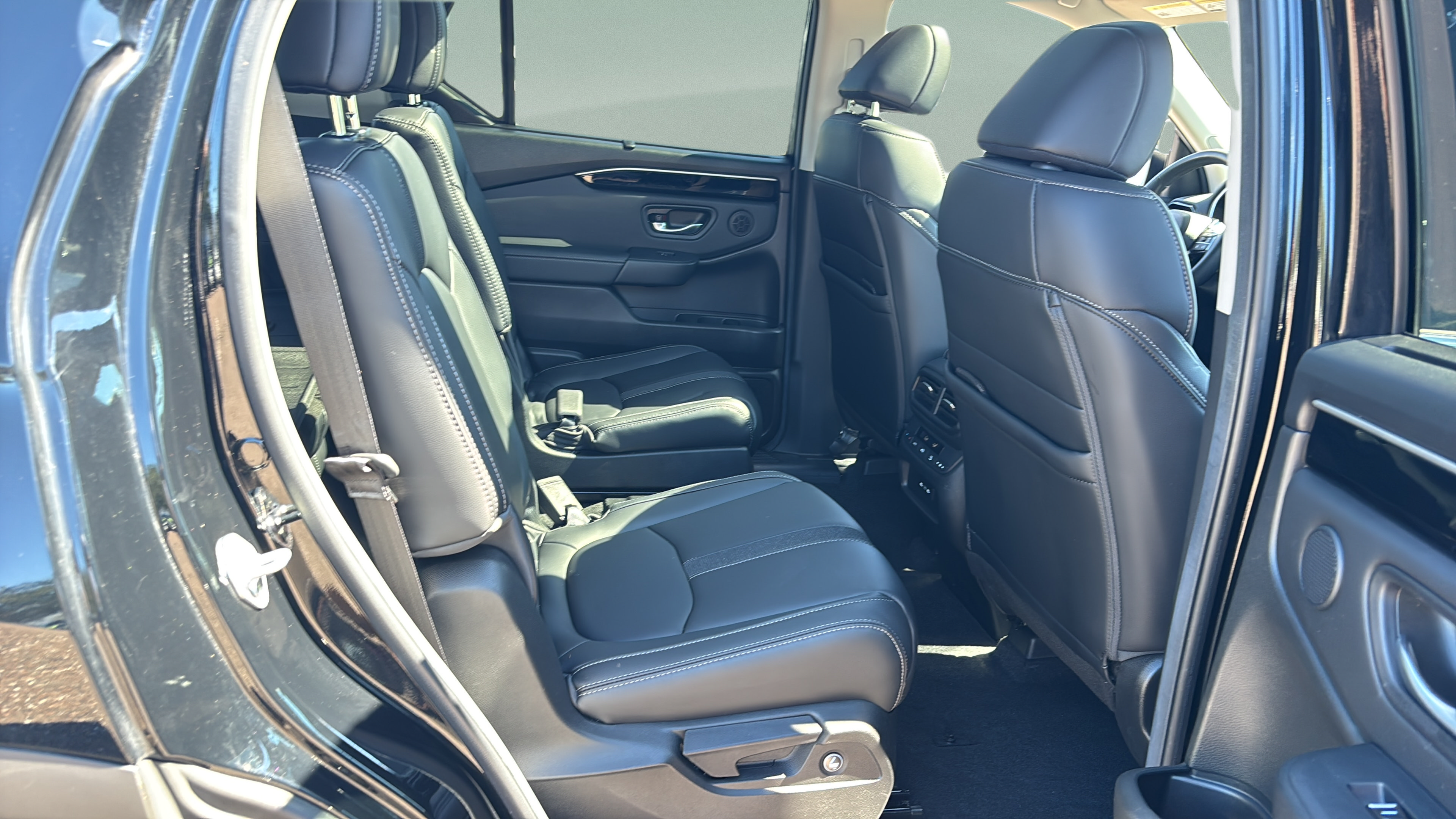 2025 Honda Pilot Touring - Photo 18