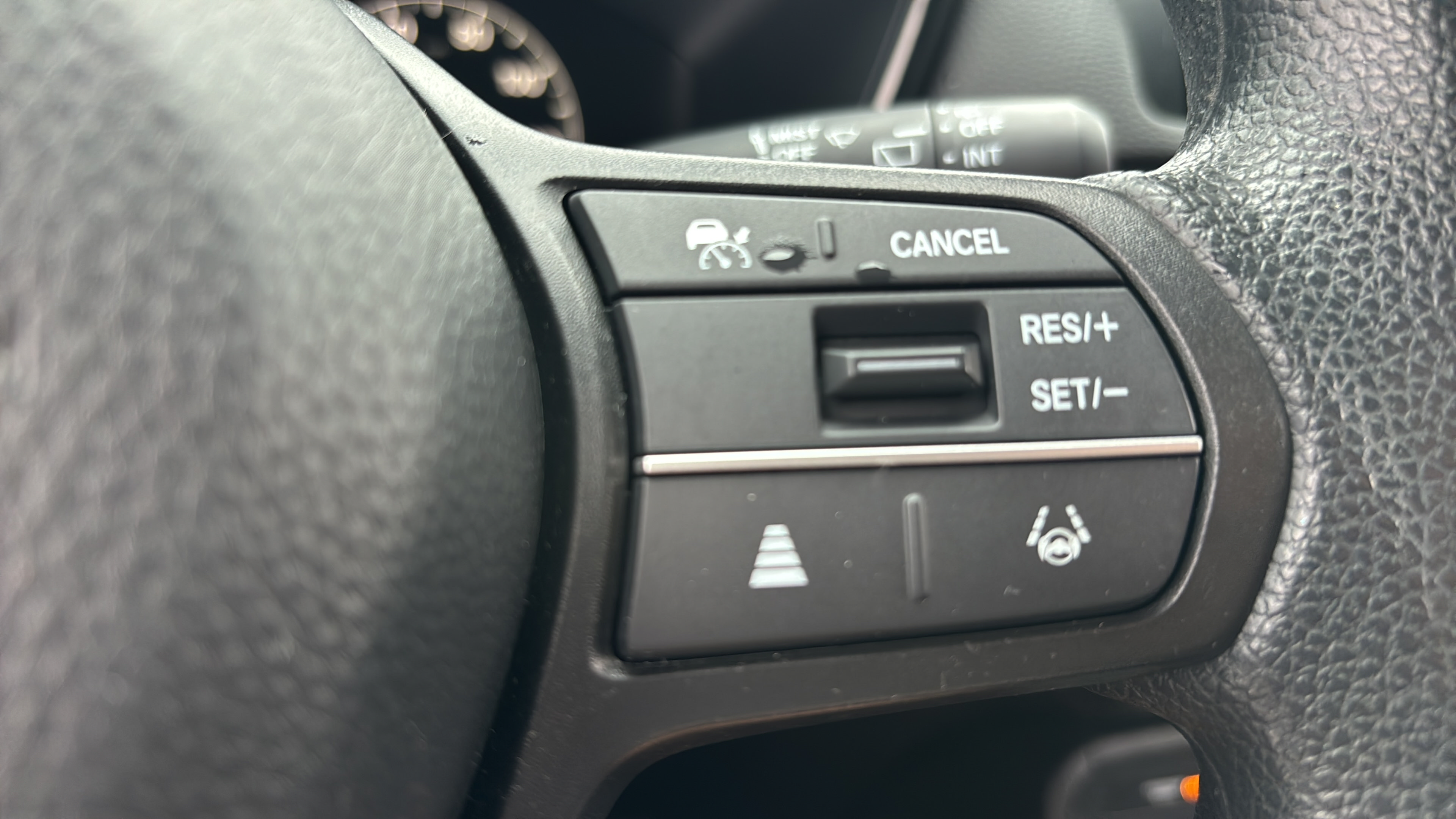2025 Honda CR-V LX - Photo 28