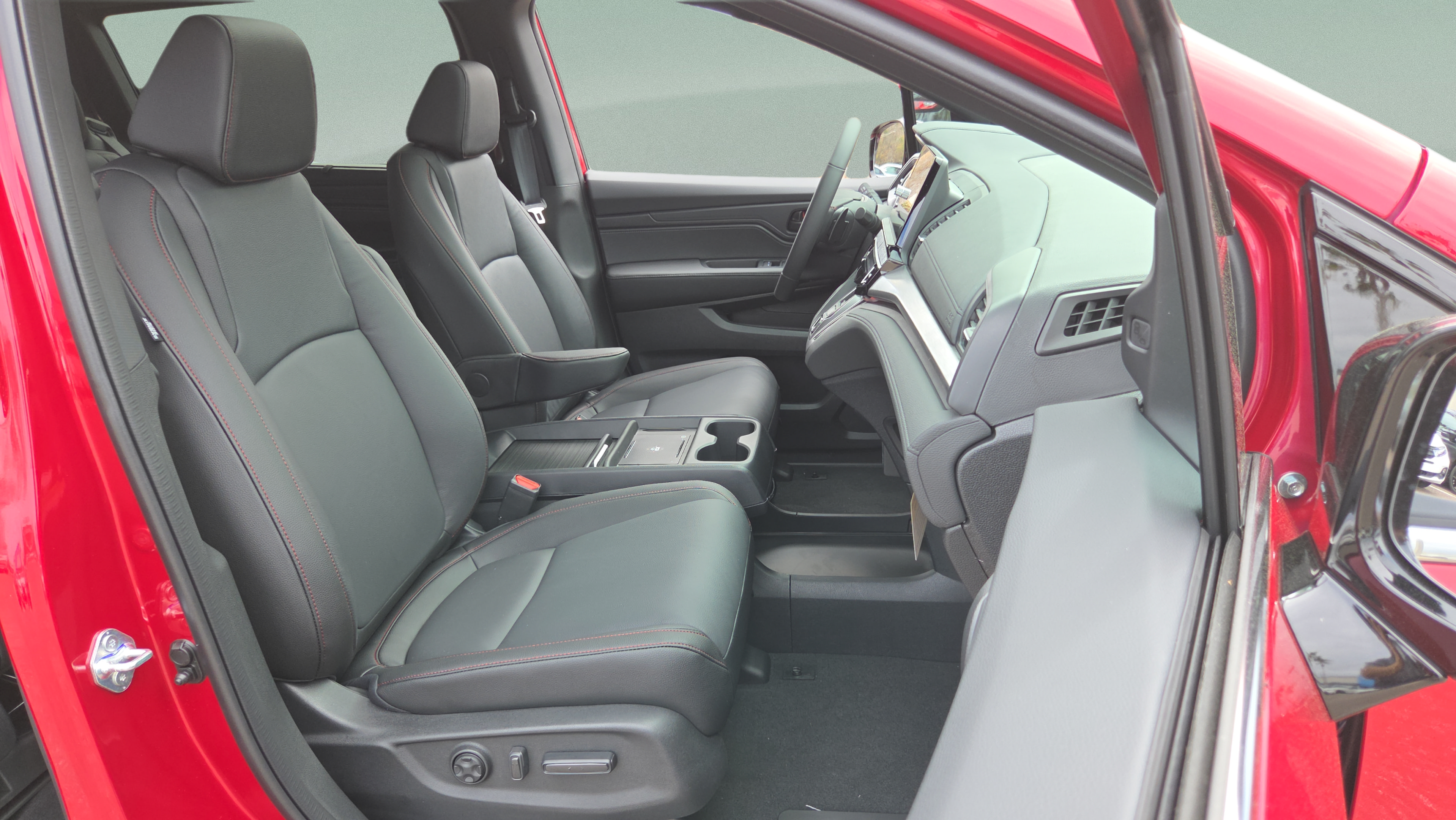 2026 Honda Odyssey Sport L - Photo 17