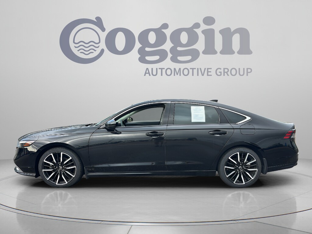Used 2023 Honda Accord Hybrid Touring w/BSI Sedan