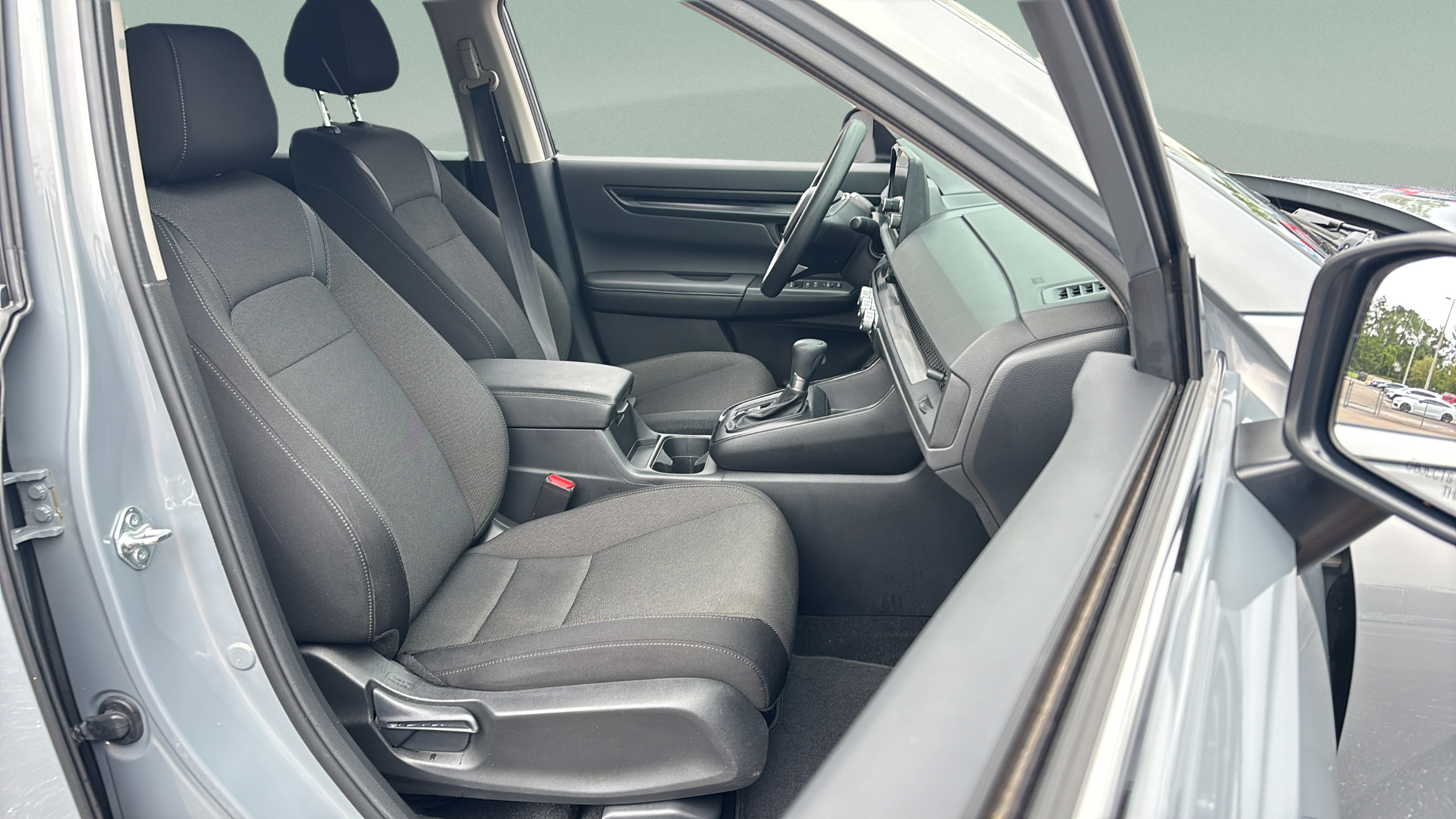 2025 Honda CR-V LX - Photo 15