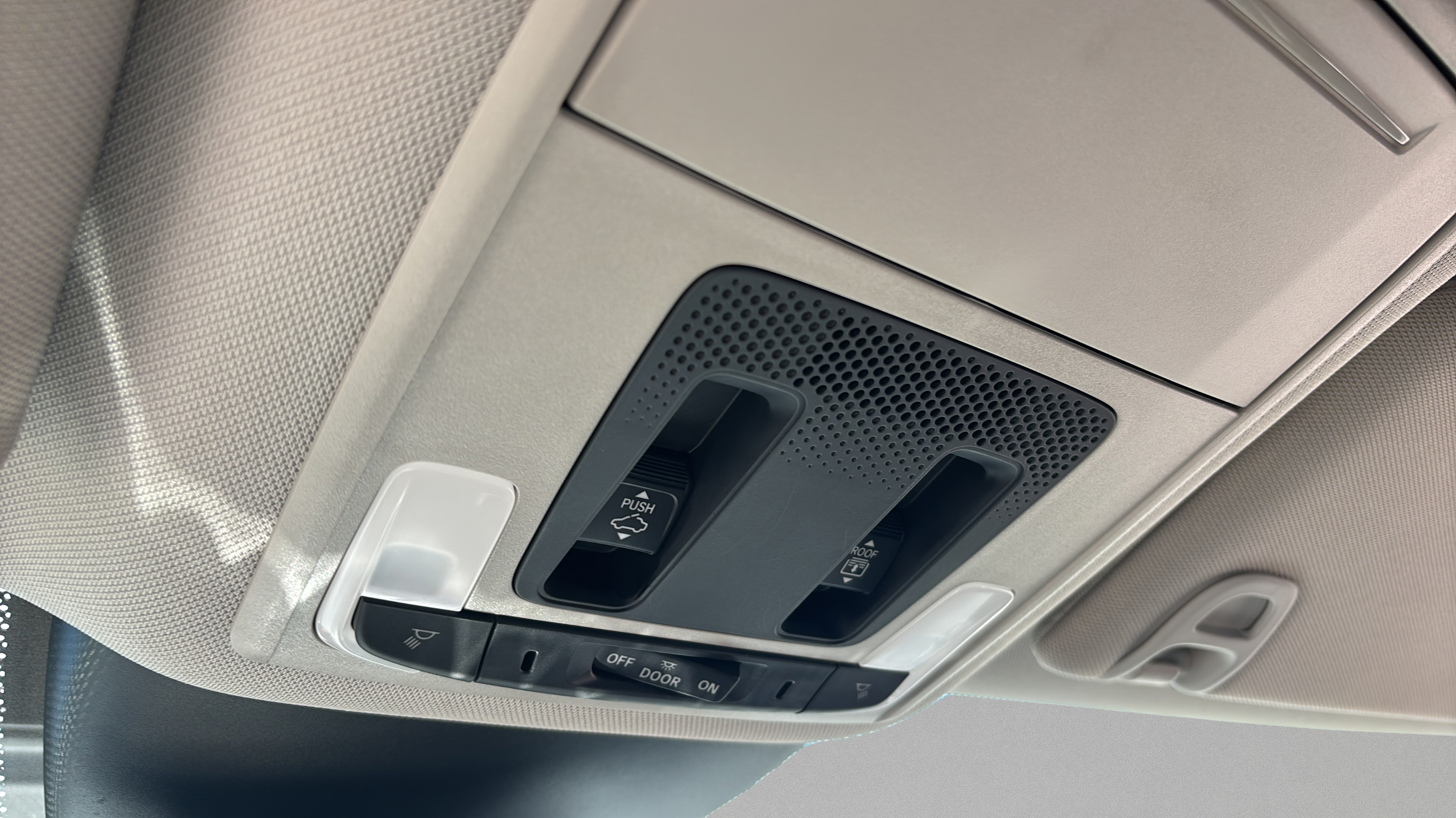 2025 Honda Pilot Touring - Photo 35