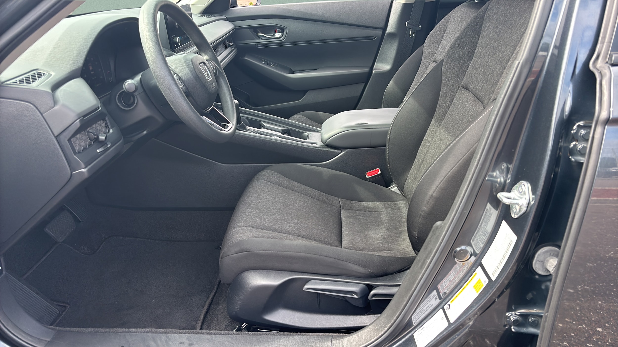 2024 Honda Accord LX - Photo 12