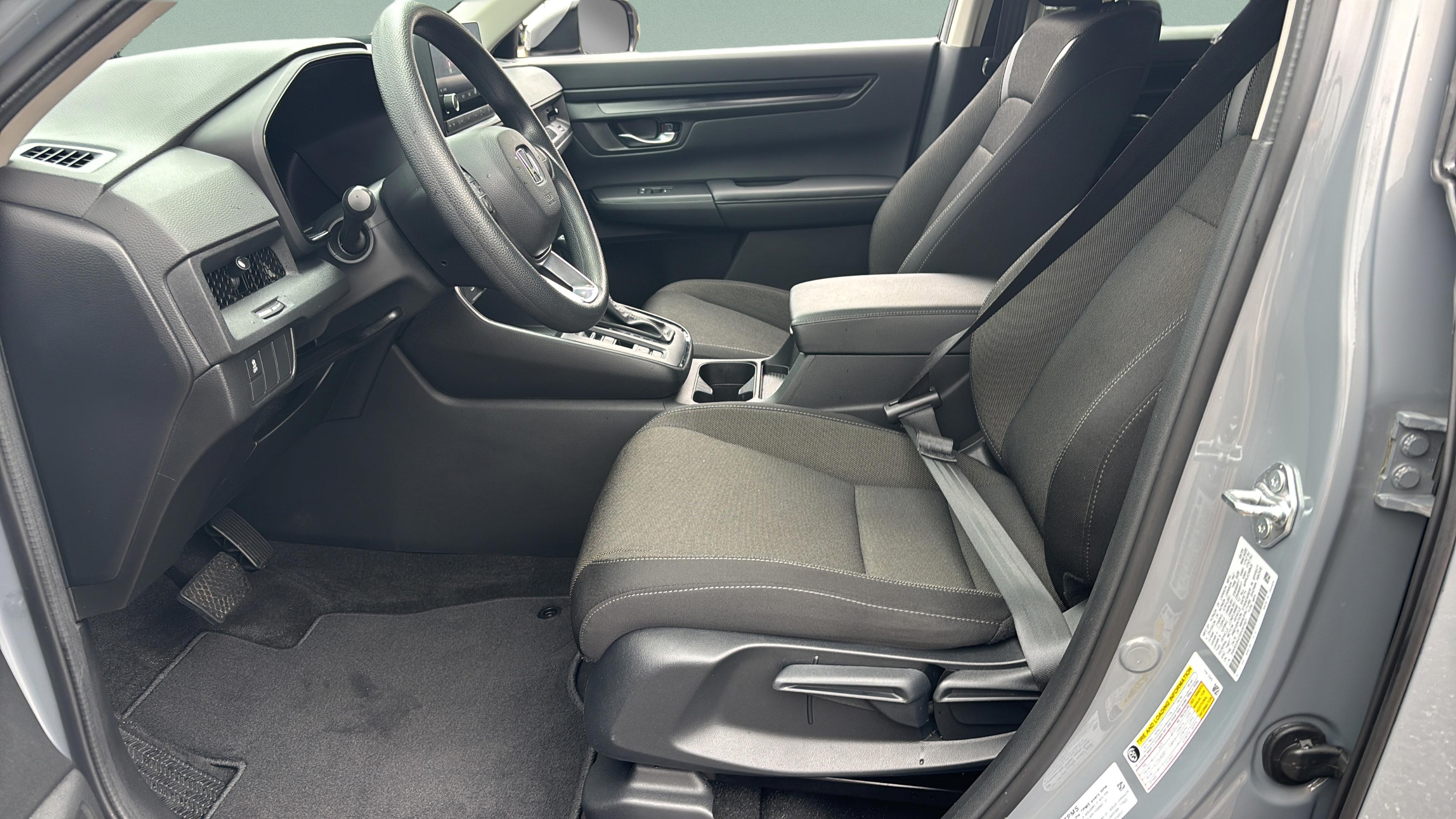 2025 Honda CR-V LX - Photo 9