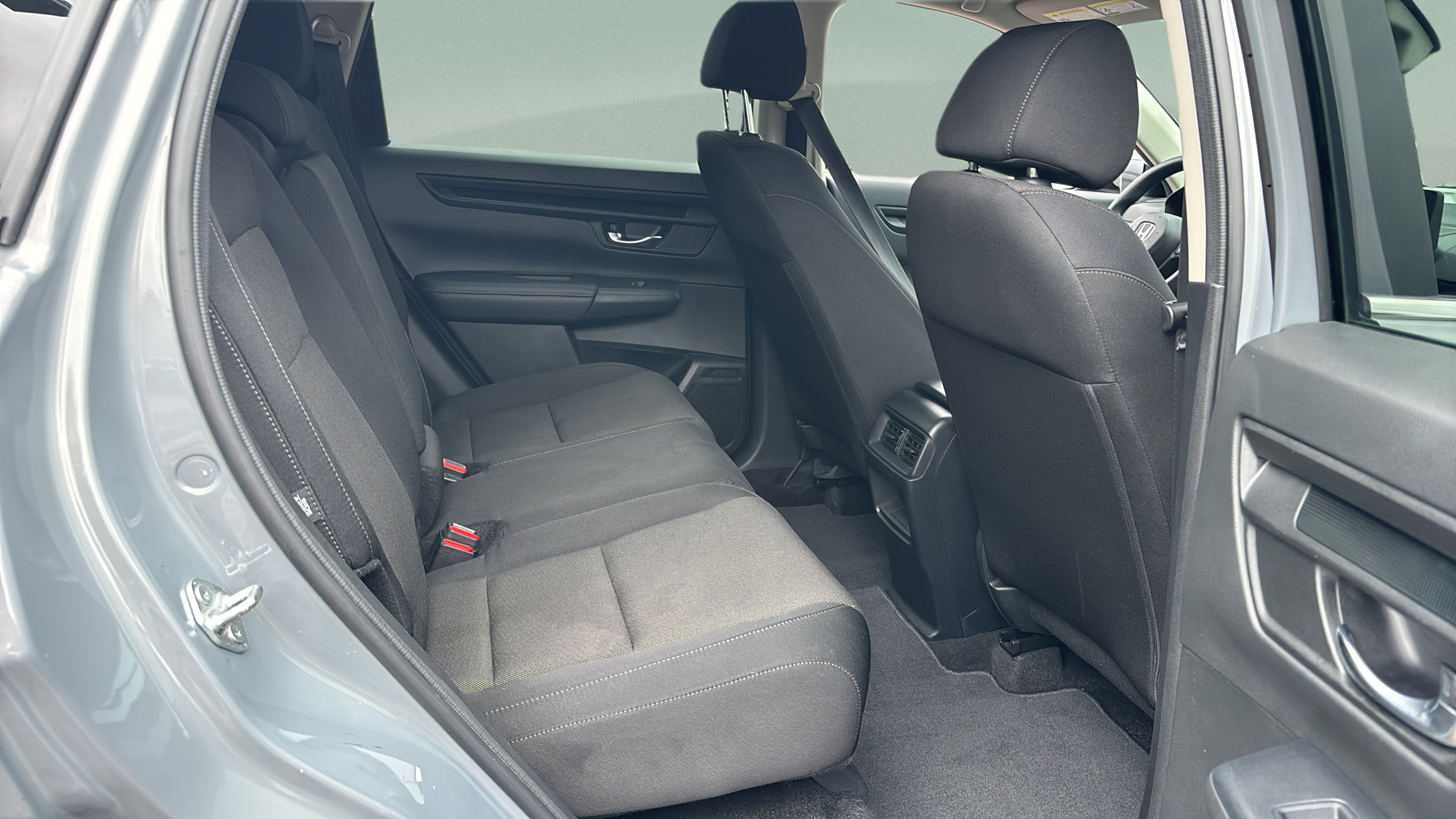 2025 Honda CR-V LX - Photo 14