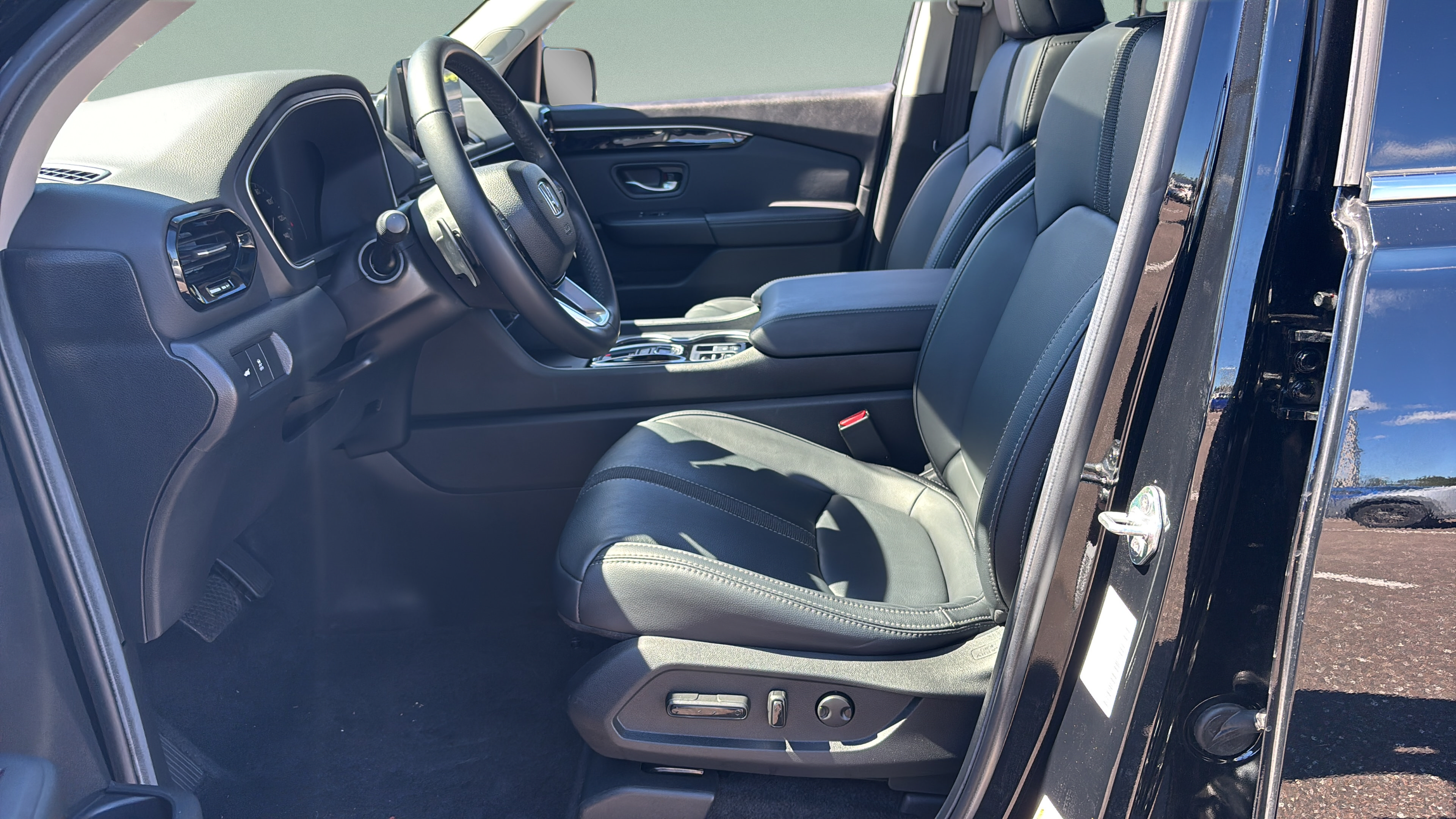 2025 Honda Pilot Touring - Photo 10