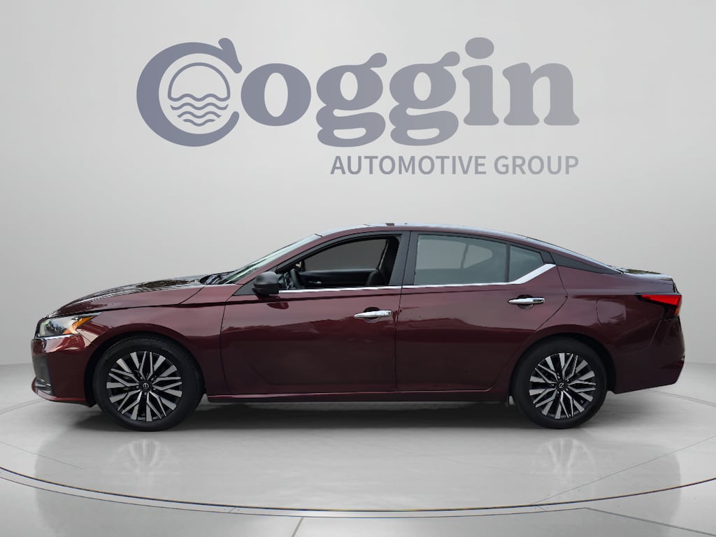 Used 2025 Nissan Altima SV Sedan