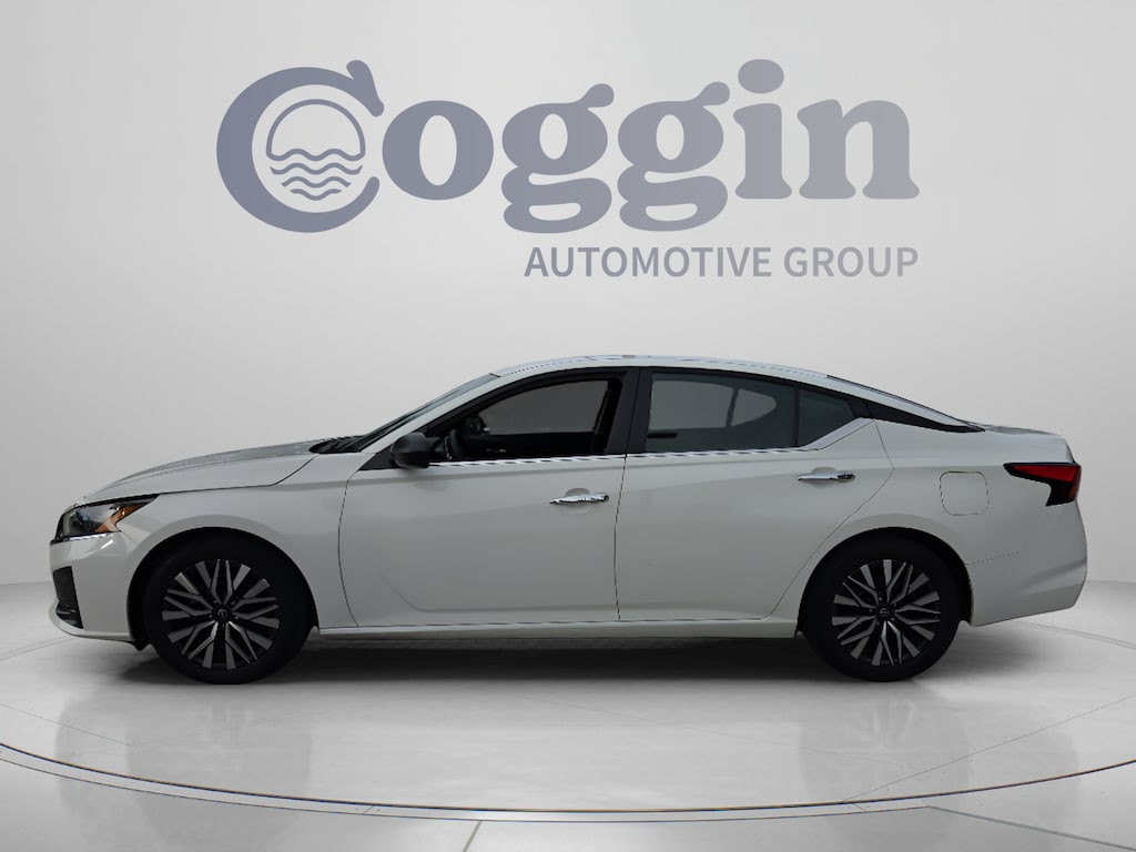 Used 2025 Nissan Altima SV Sedan