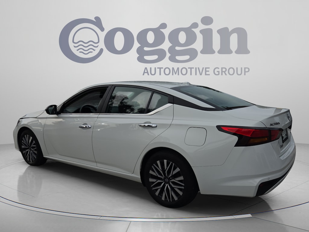 Used 2025 Nissan Altima SV Sedan