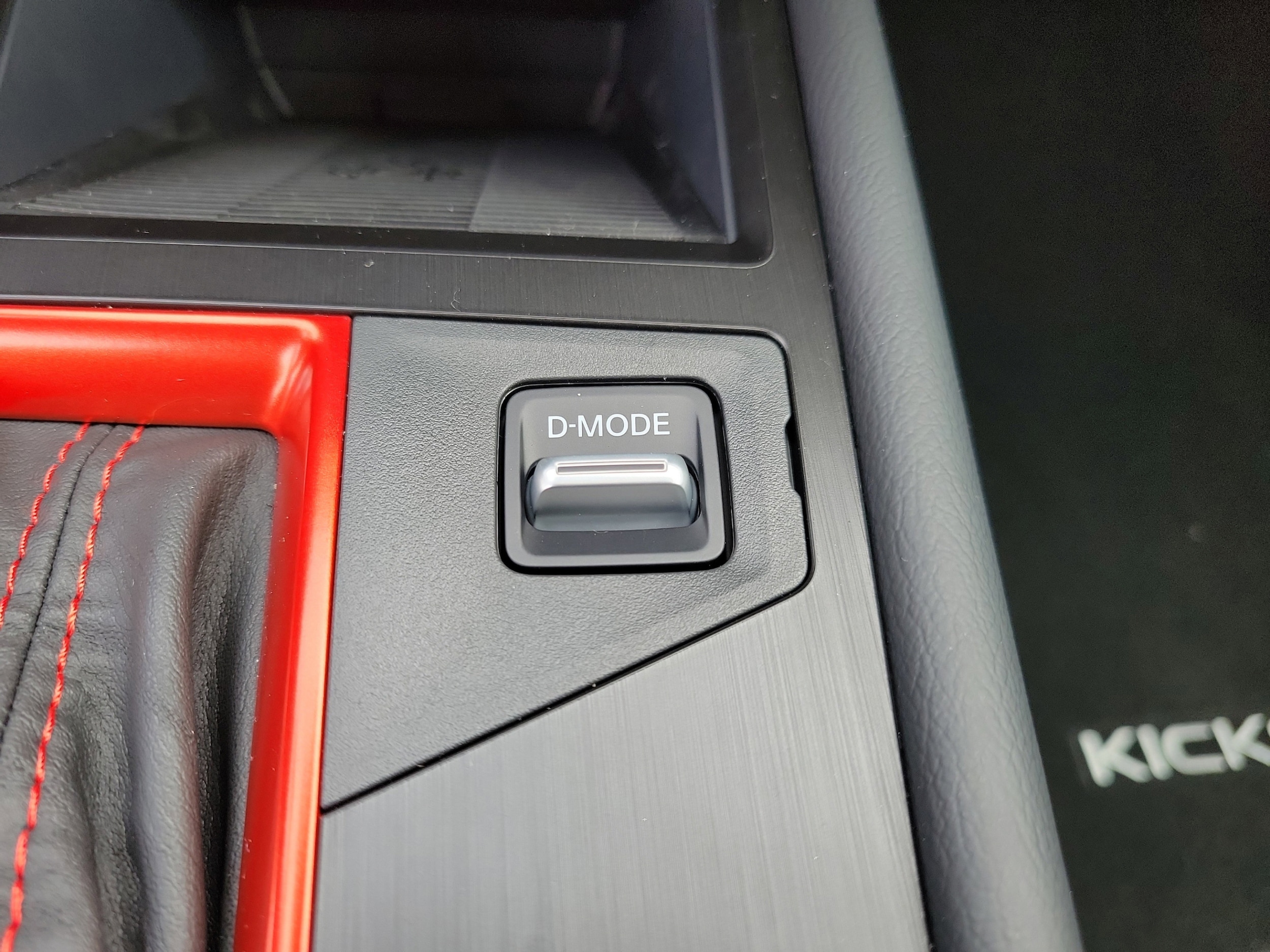2026 Nissan KICKS SR - Photo 12