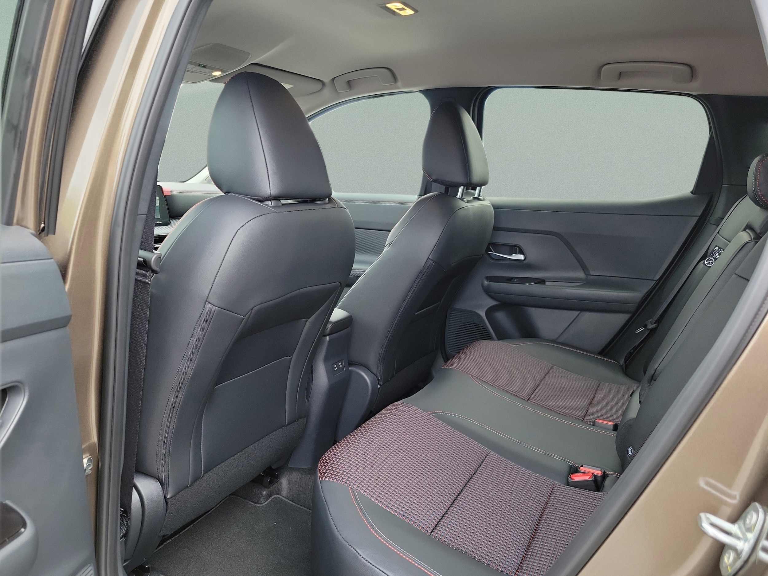 2026 Nissan KICKS SR - Photo 31