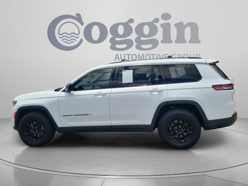 Used 2022 Jeep New Grand Cherokee Laredo SUV