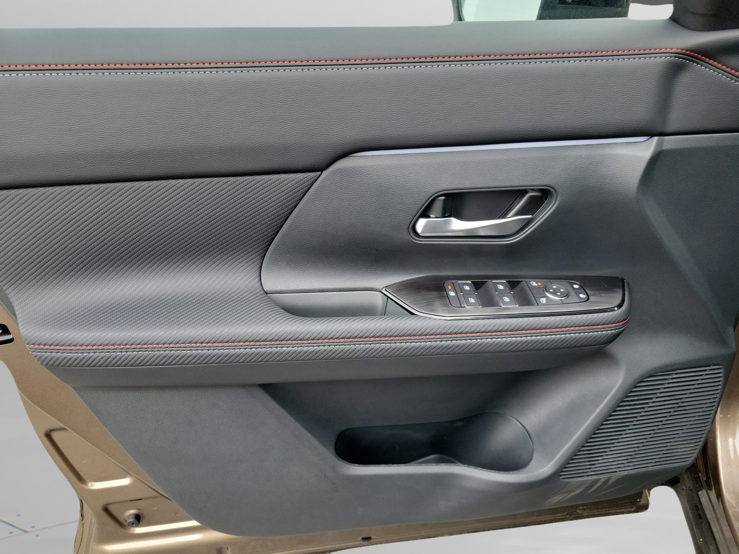 2026 Nissan KICKS SR - Photo 33