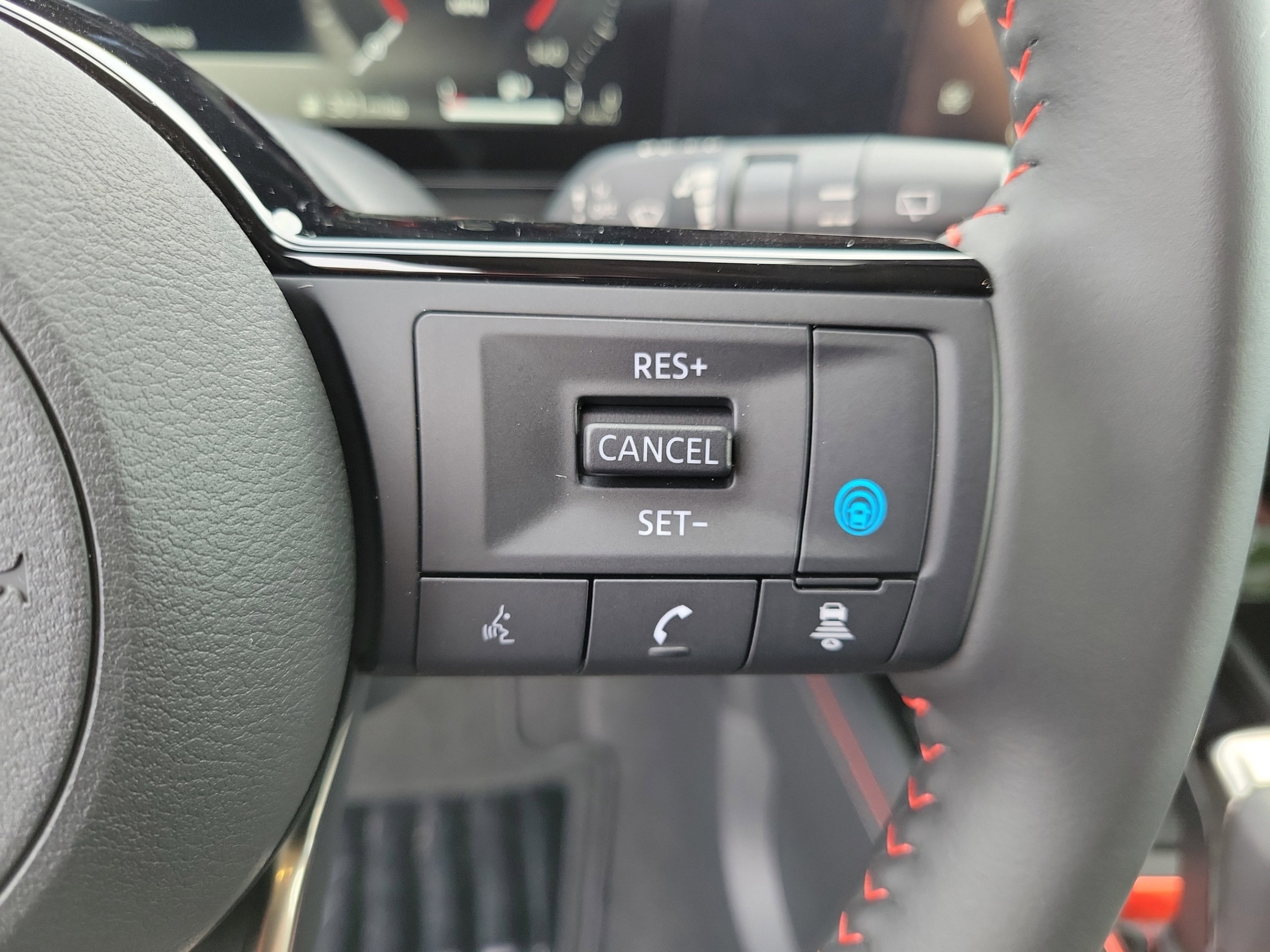 2026 Nissan KICKS SR - Photo 14