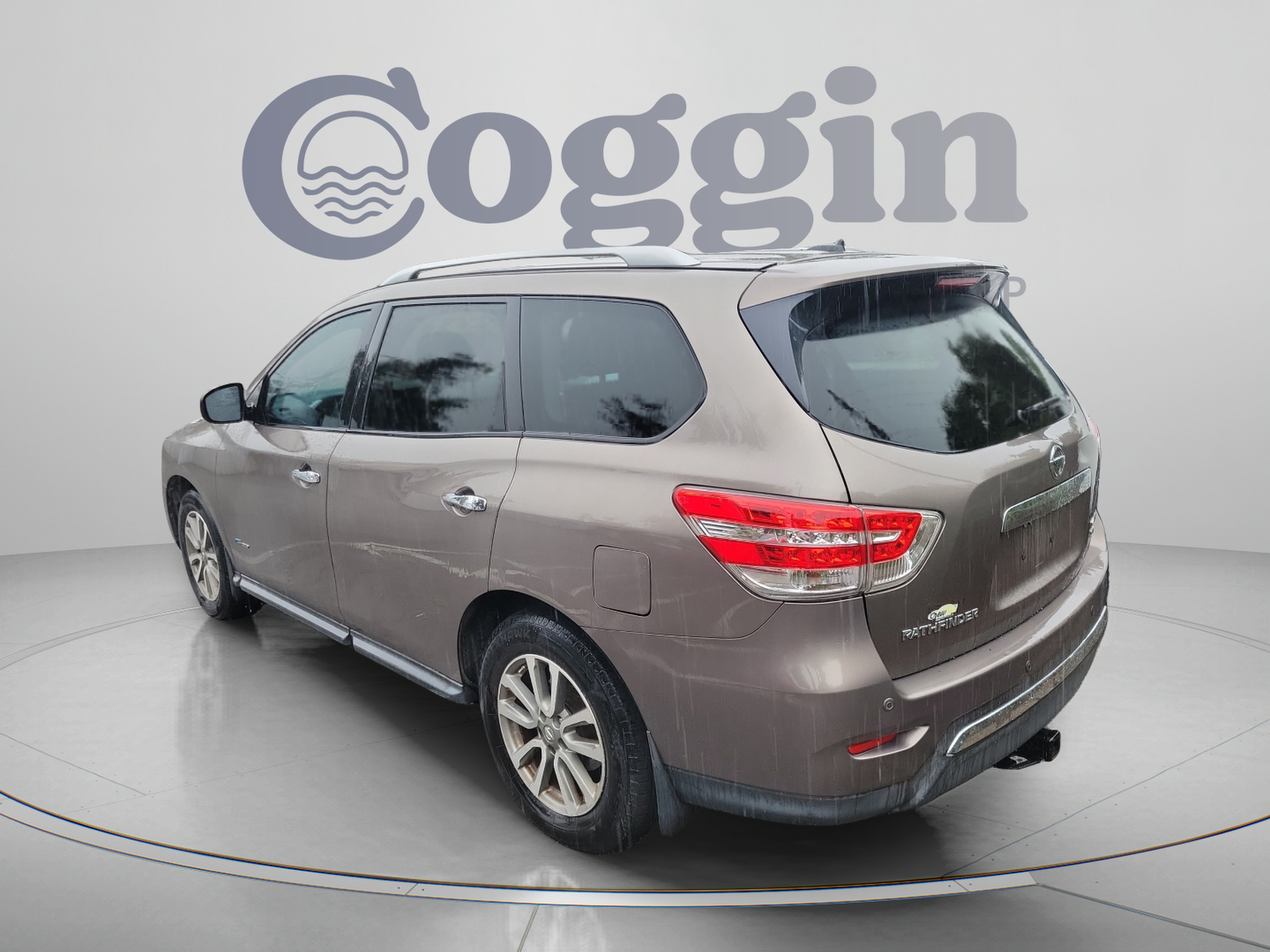 Used 2014 Nissan Pathfinder Hybrid SV SUV