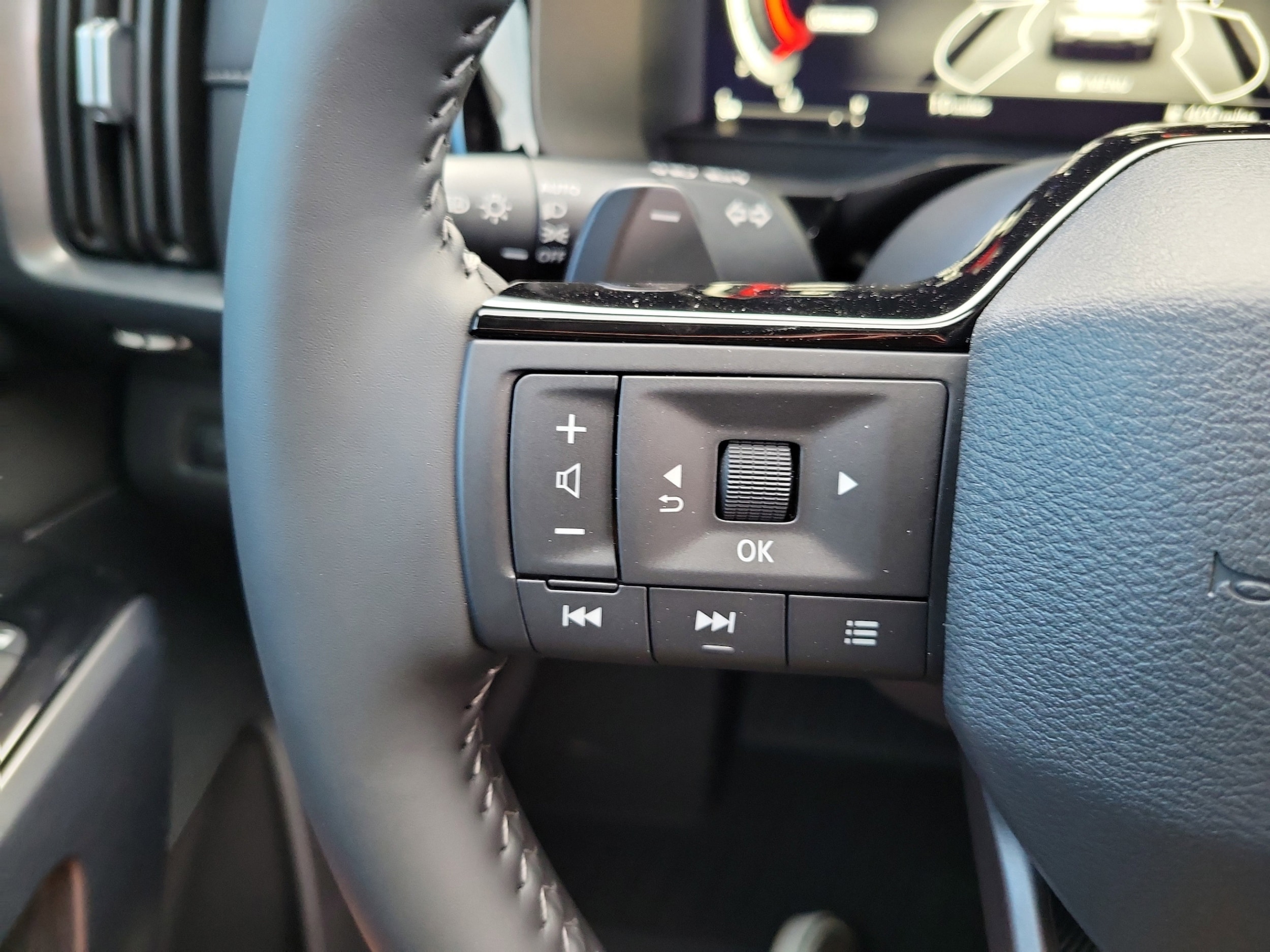 2026 Nissan Pathfinder SL - Photo 22