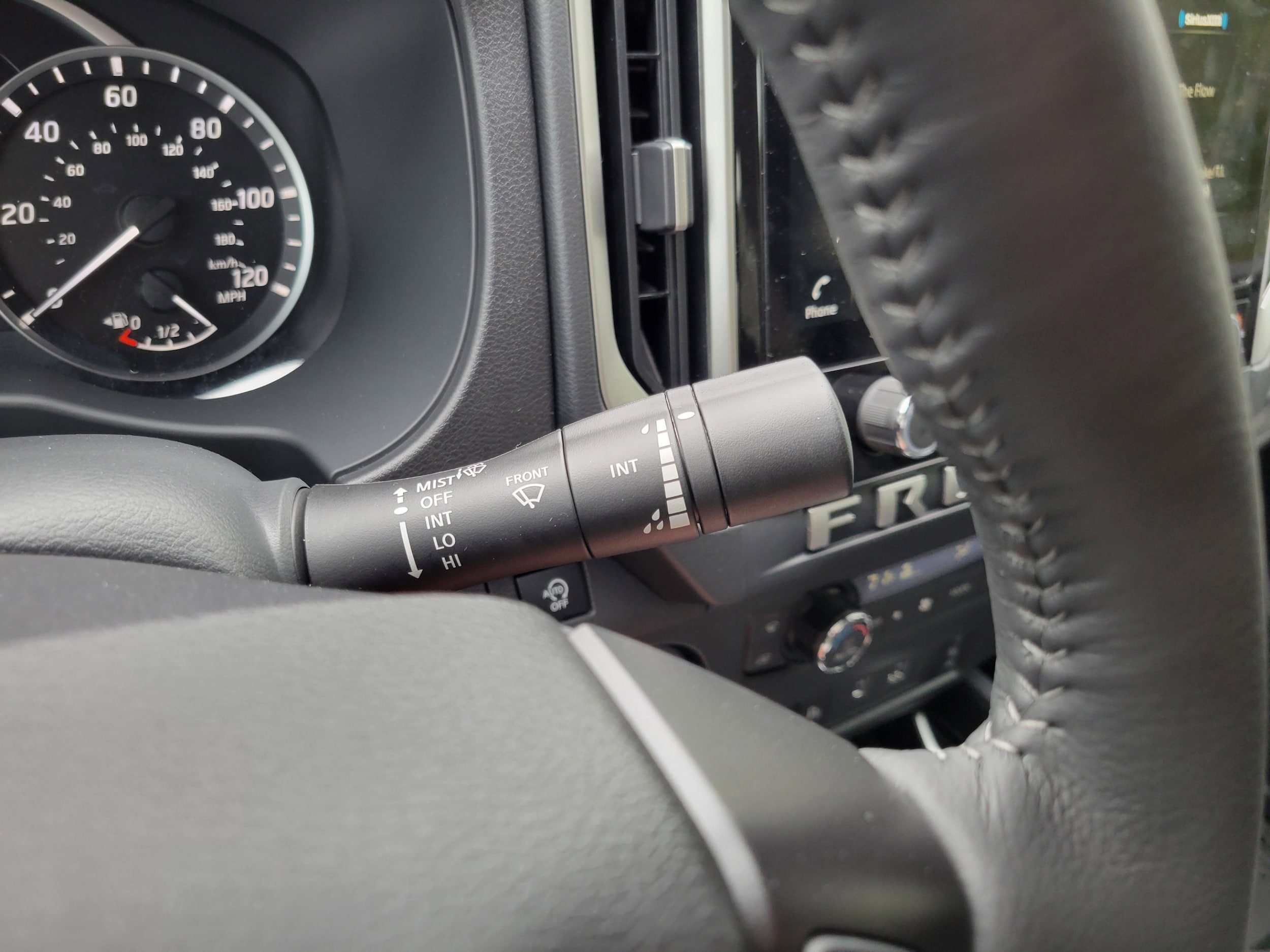 2026 Nissan Frontier SV - Photo 18