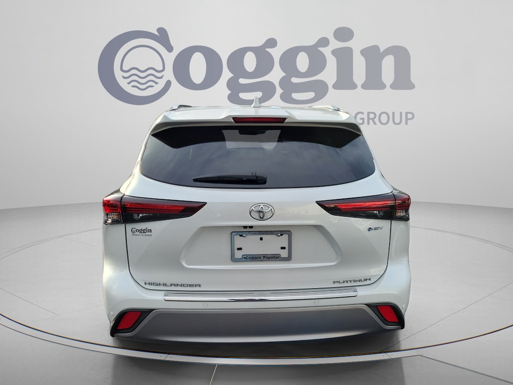 Certified 2026 Toyota Highlander Hybrid Platinum SUV