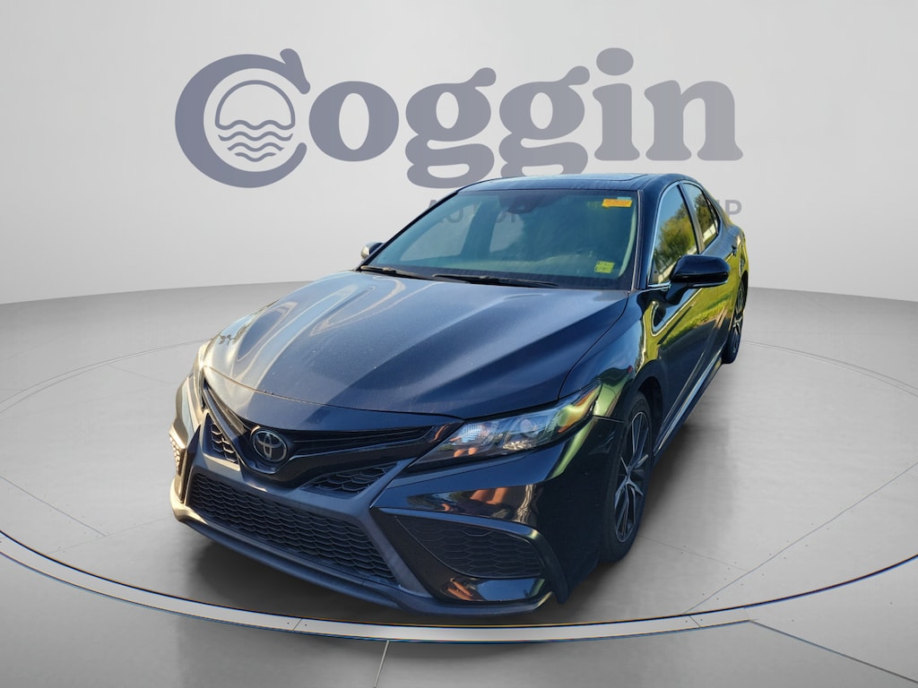 Used 2022 Toyota Camry SE Sedan